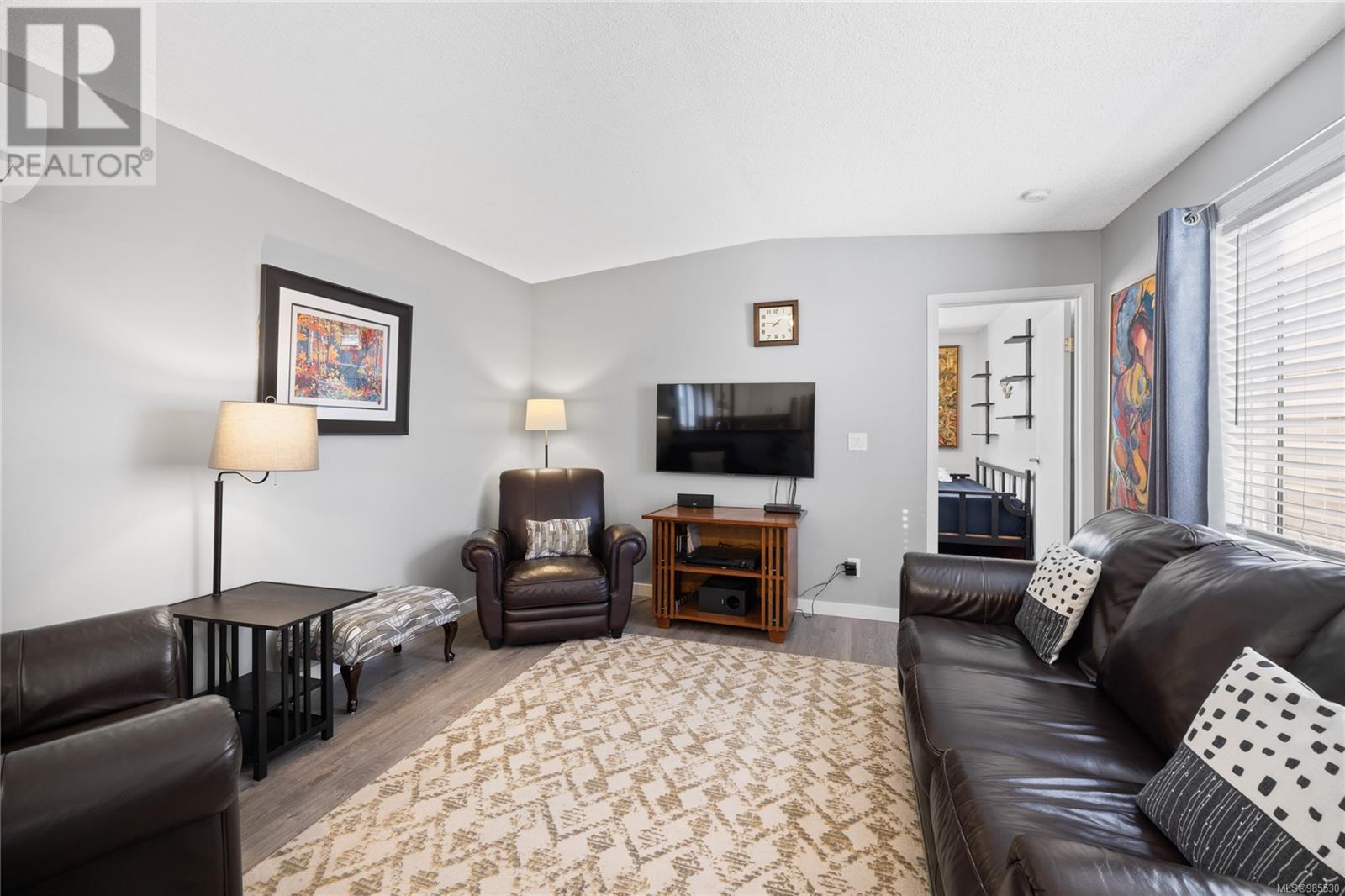 Property at 23 658 Alderwood Dr image 2