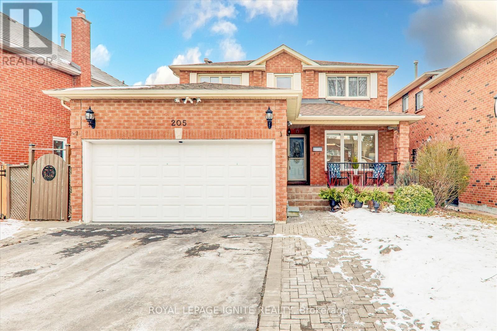 205 CALVERLEY TRAIL, Toronto, Ontario