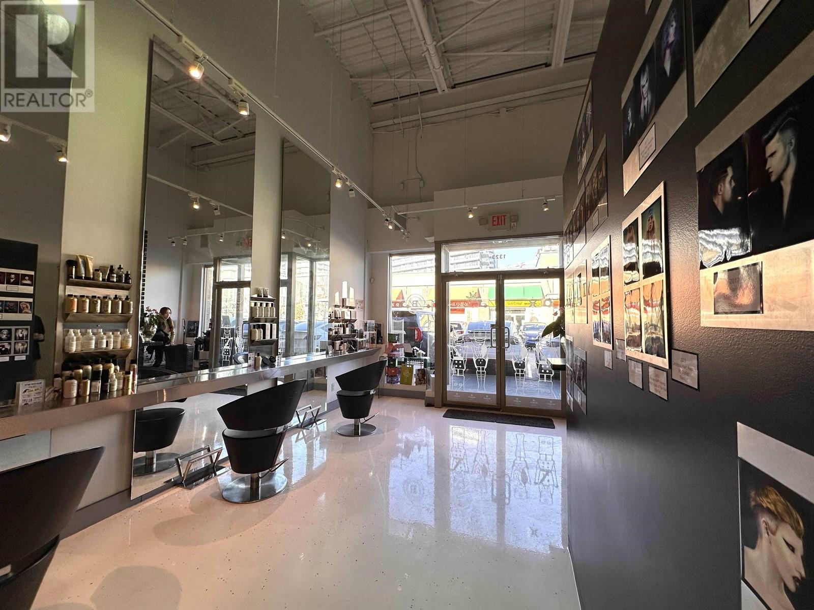 Listing Picture 11 of 16 : 1323 8368 CAPSTAN WAY, Richmond / 烈治文 - 魯藝地產 Yvonne Lu Group - MLS Medallion Club Member