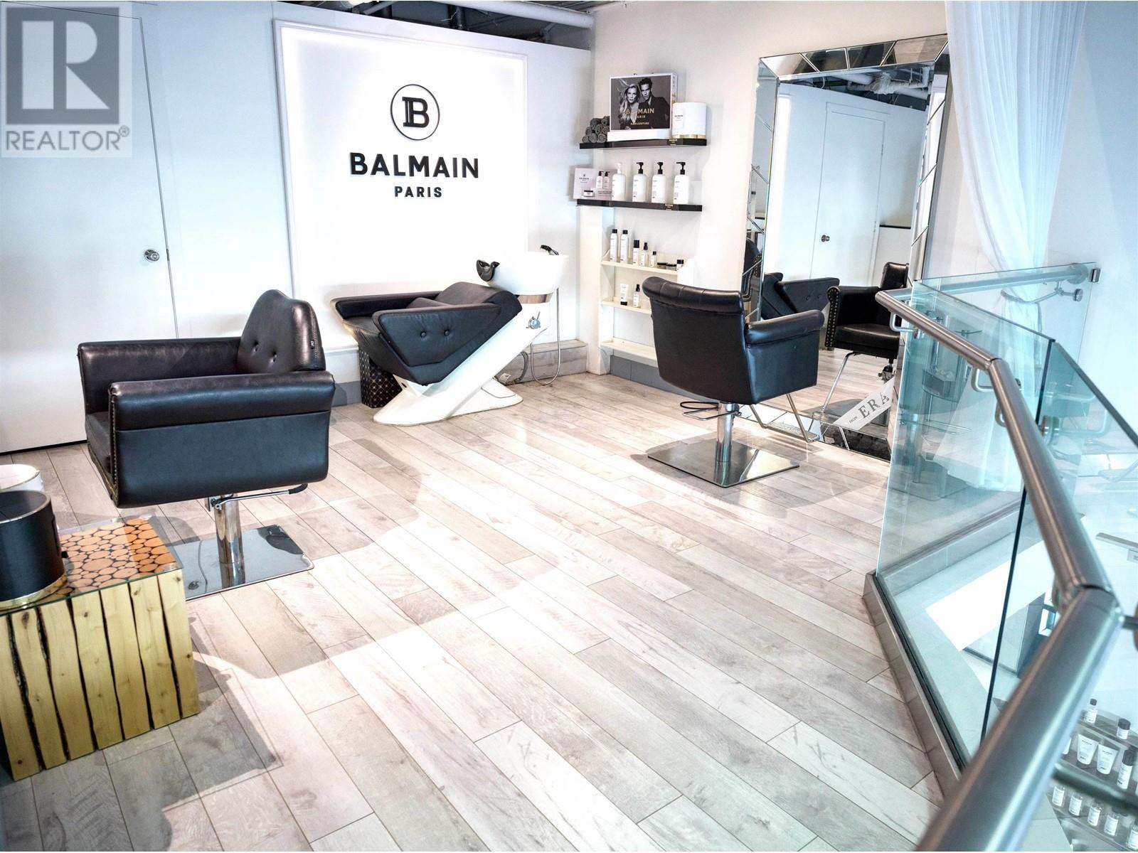 Listing Picture 2 of 16 : 1323 8368 CAPSTAN WAY, Richmond / 烈治文 - 魯藝地產 Yvonne Lu Group - MLS Medallion Club Member