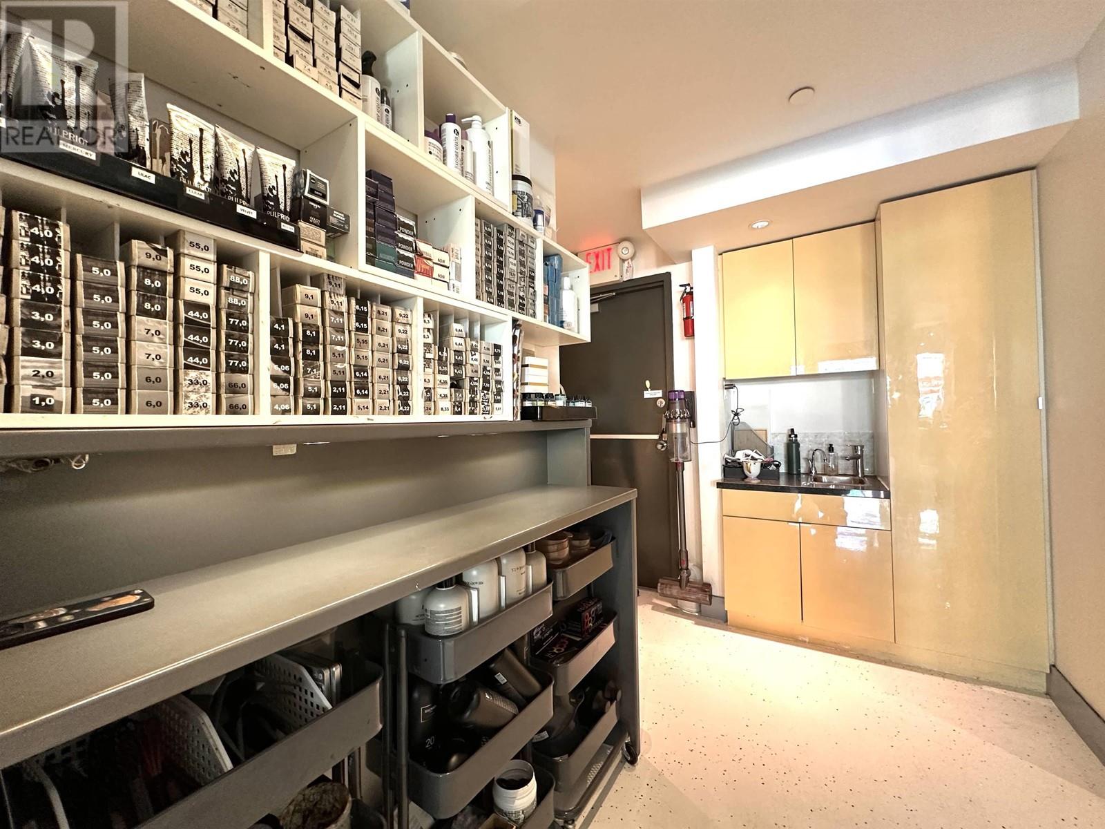 Listing Picture 6 of 16 : 1323 8368 CAPSTAN WAY, Richmond / 烈治文 - 魯藝地產 Yvonne Lu Group - MLS Medallion Club Member