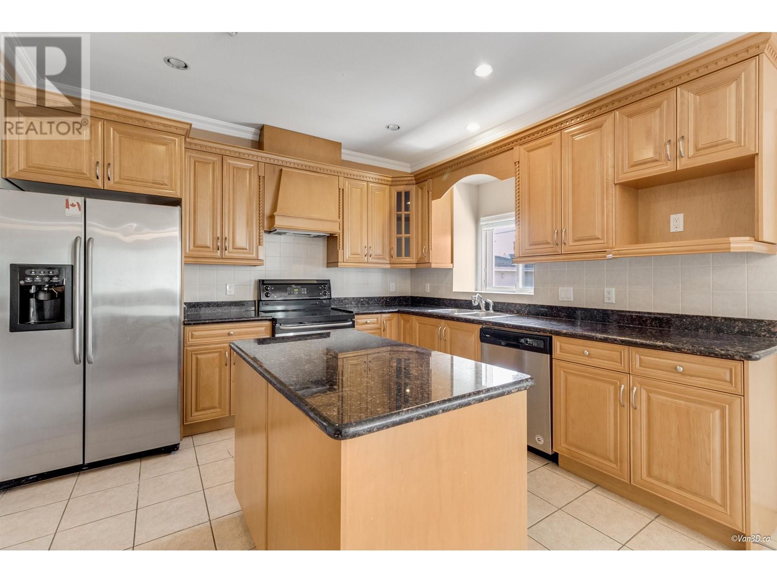 Listing Picture 10 of 25 : 229 W 41ST AVENUE, Vancouver / 溫哥華 - 魯藝地產 Yvonne Lu Group - MLS Medallion Club Member
