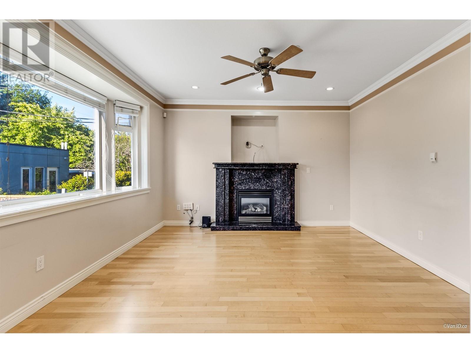 Listing Picture 8 of 25 : 229 W 41ST AVENUE, Vancouver / 溫哥華 - 魯藝地產 Yvonne Lu Group - MLS Medallion Club Member