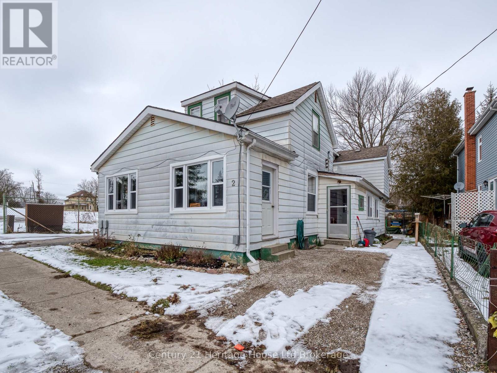 2 ELGIN STREET W, Norwich, Ontario