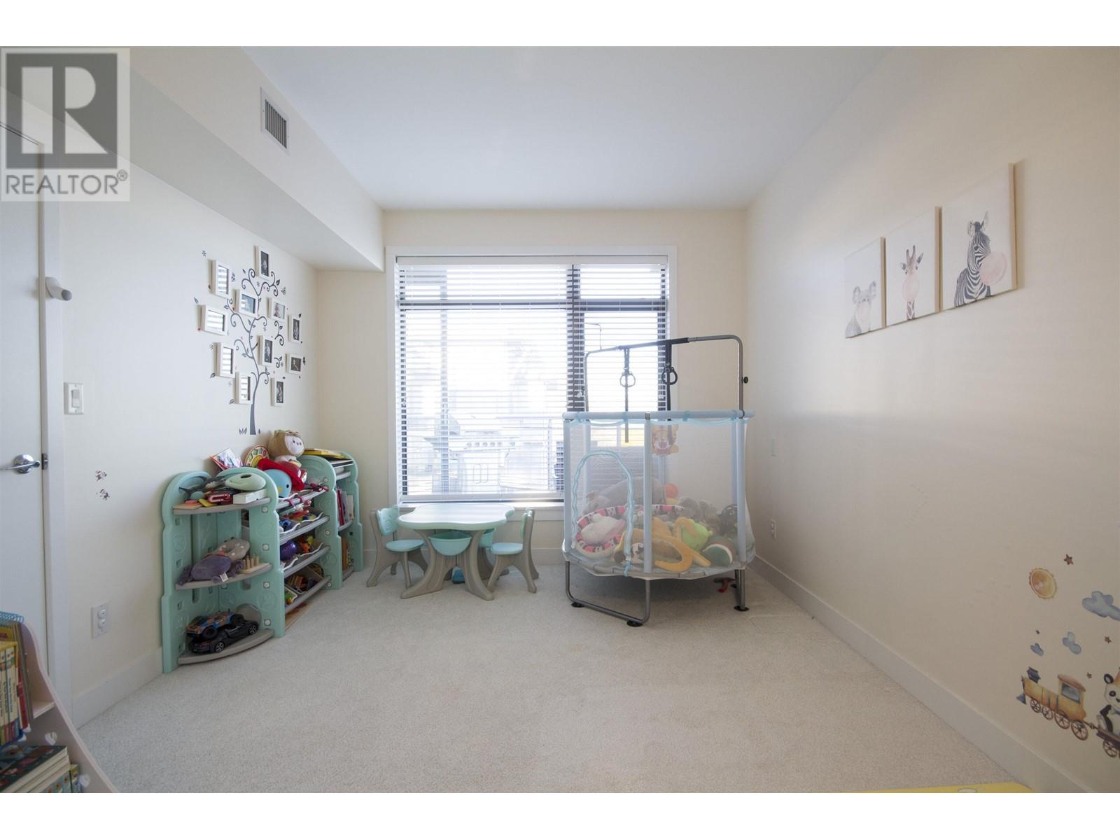 Listing Picture 11 of 33 : 409 14200 RIVERPORT WAY, Richmond / 烈治文 - 魯藝地產 Yvonne Lu Group - MLS Medallion Club Member