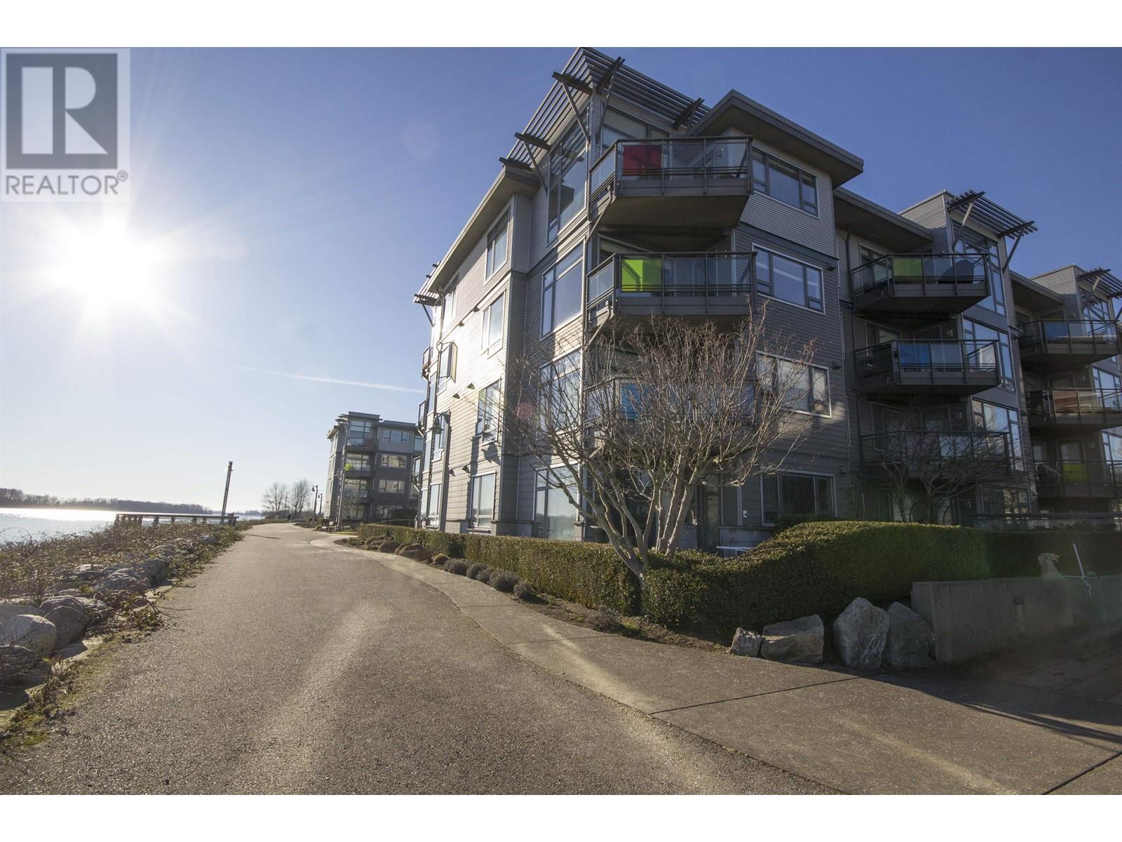 Listing Picture 3 of 33 : 409 14200 RIVERPORT WAY, Richmond / 烈治文 - 魯藝地產 Yvonne Lu Group - MLS Medallion Club Member