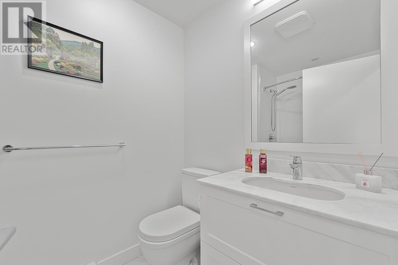 123 548 FOSTER AVENUE