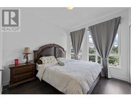 123 548 FOSTER AVENUE