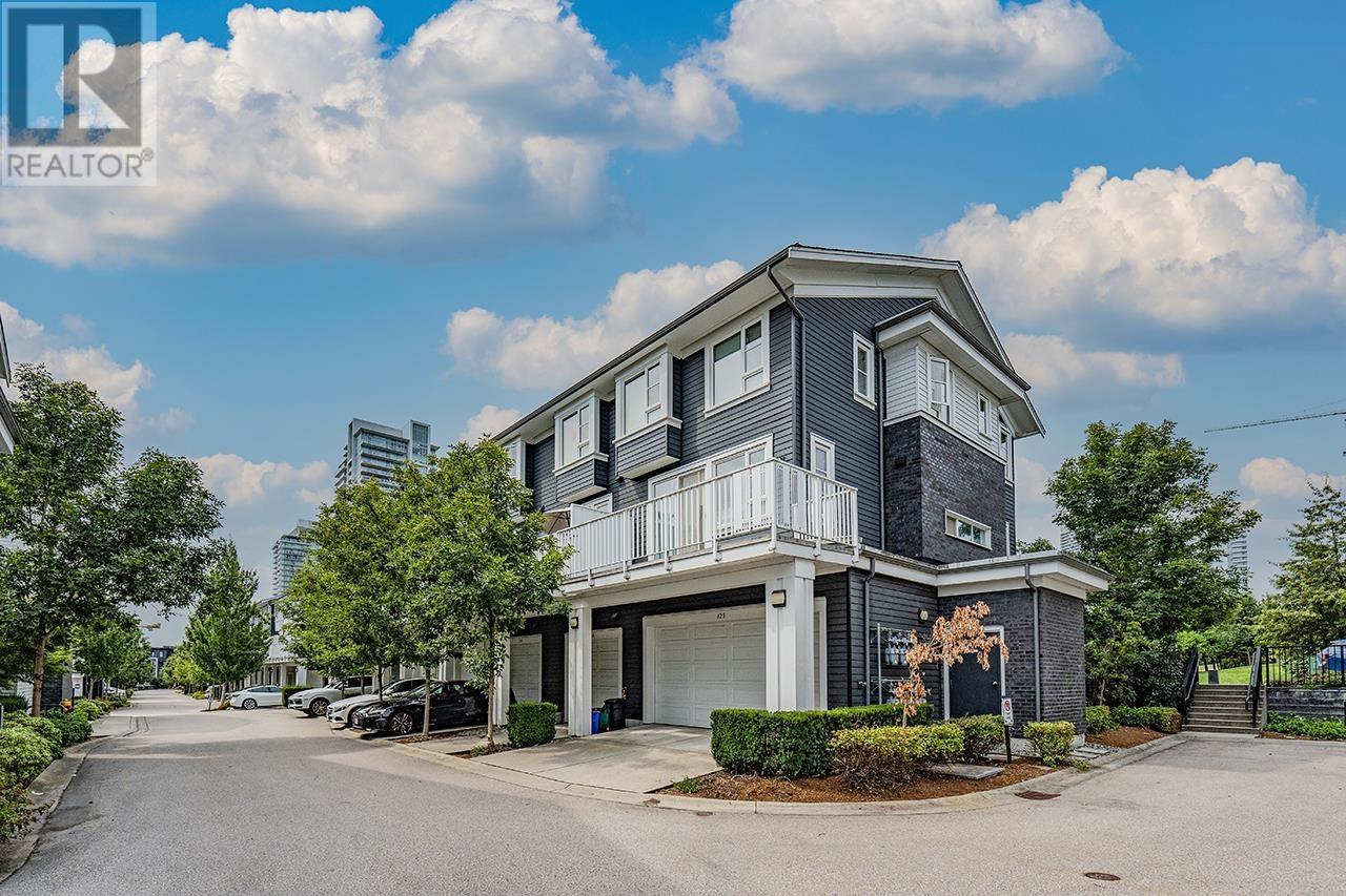 123 548 FOSTER AVENUE