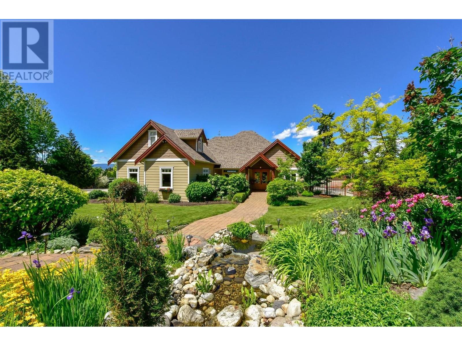 3672 Luxmoore Road, Kelowna, British Columbia