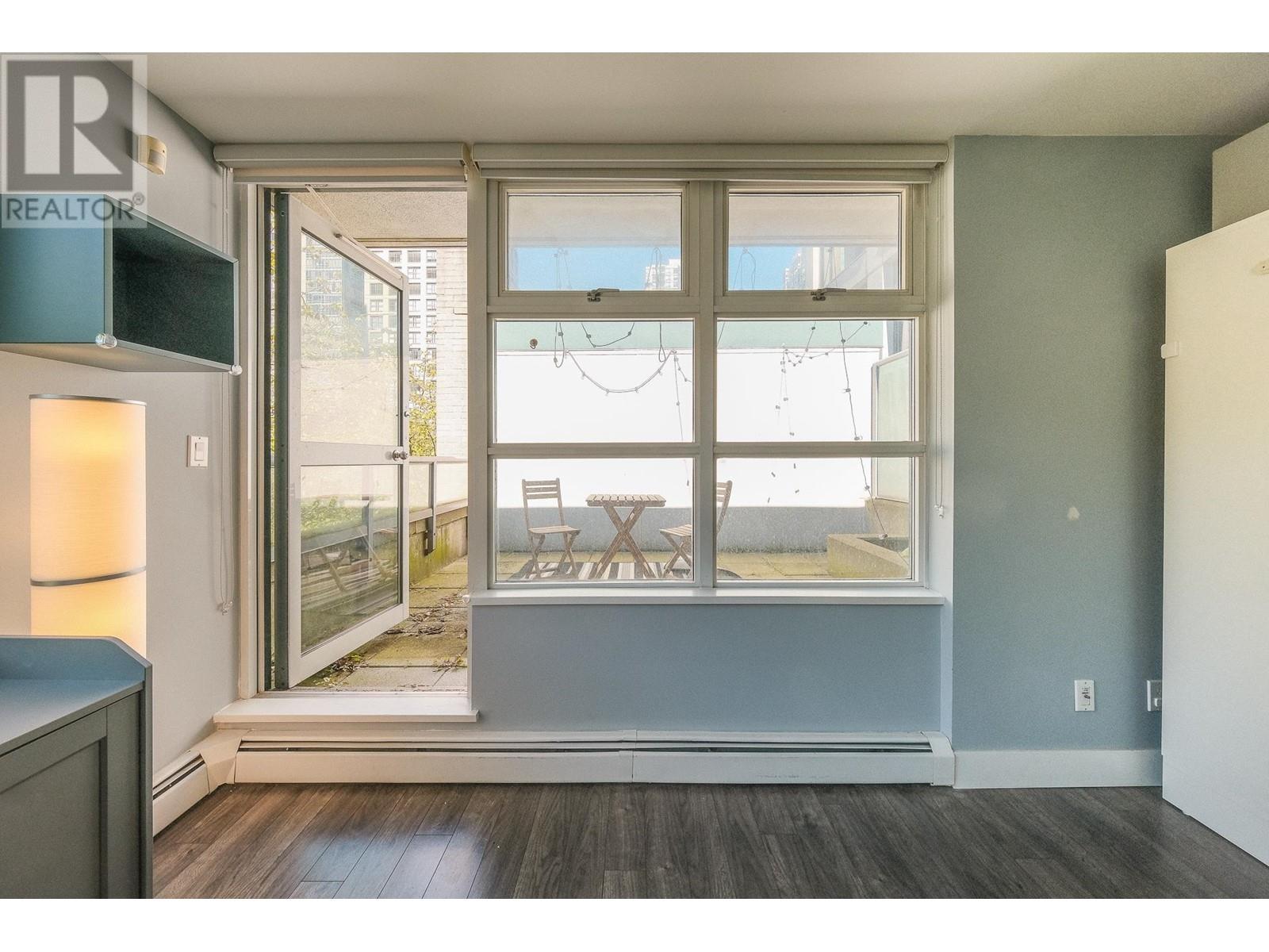 Listing Picture 11 of 16 : 1021 EXPO BOULEVARD, Vancouver / 溫哥華 - 魯藝地產 Yvonne Lu Group - MLS Medallion Club Member