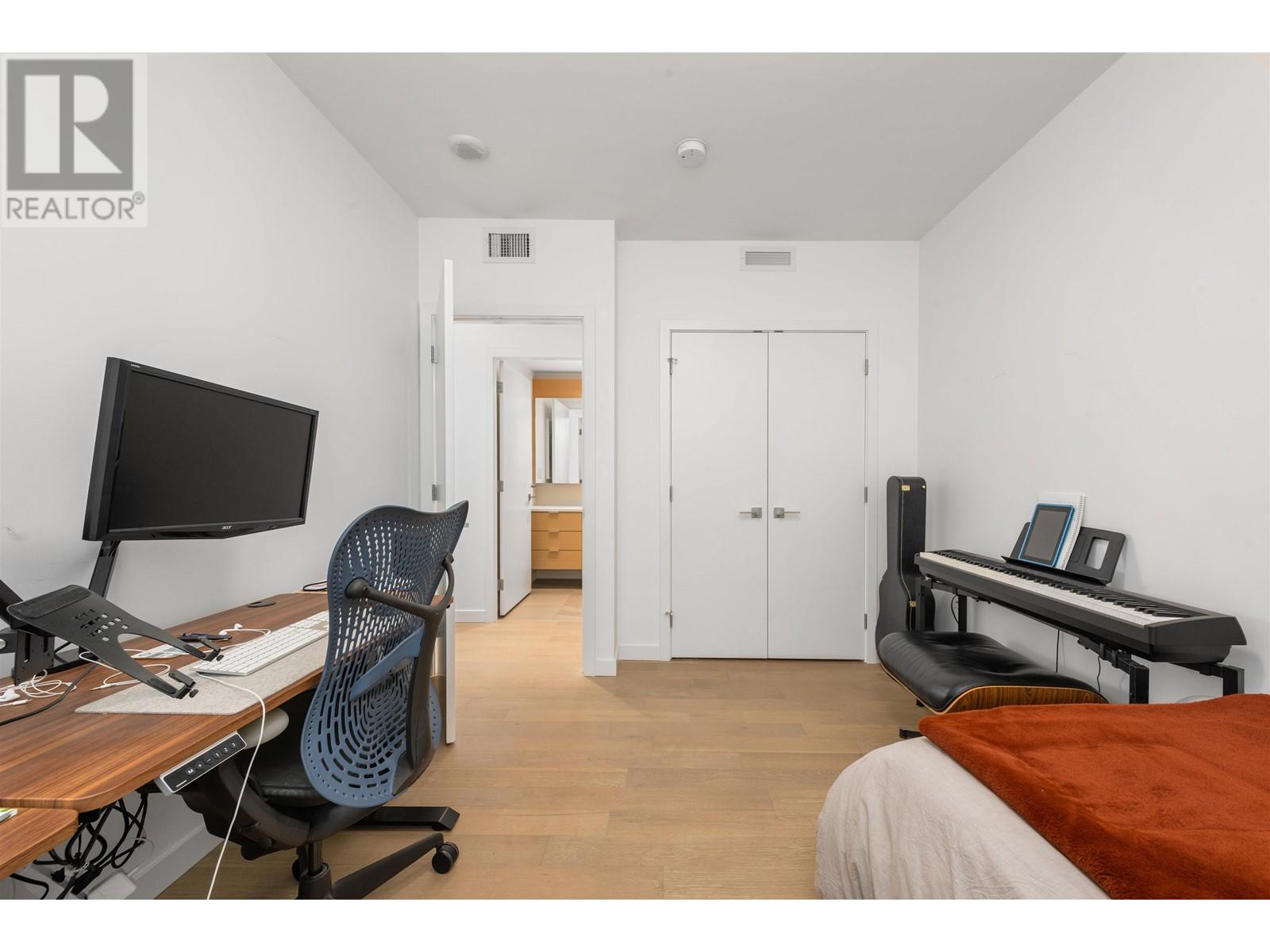 Listing Picture 23 of 31 : 903 1678 PULLMAN PORTER STREET, Vancouver / 溫哥華 - 魯藝地產 Yvonne Lu Group - MLS Medallion Club Member