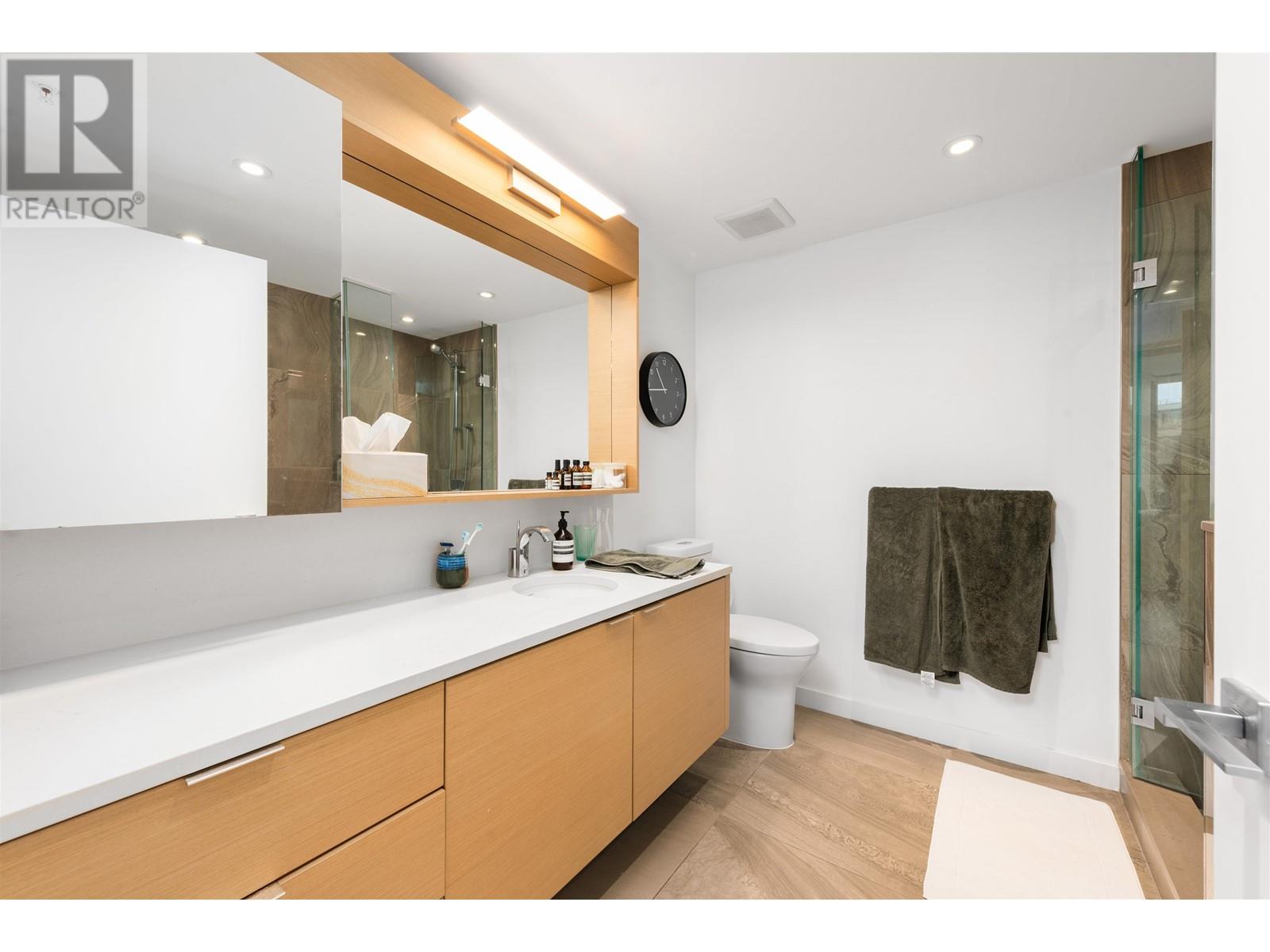 Listing Picture 19 of 31 : 903 1678 PULLMAN PORTER STREET, Vancouver / 溫哥華 - 魯藝地產 Yvonne Lu Group - MLS Medallion Club Member