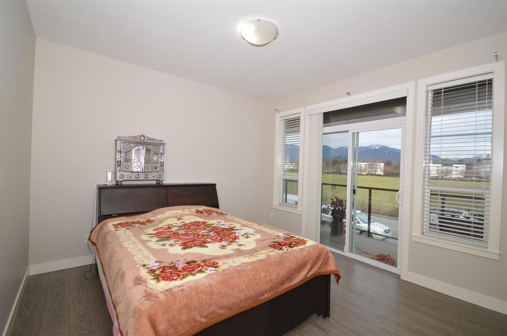 45594 Meadowbrook Drive, Chilliwack Proper South, Chilliwack, British Columbia  V2P 0G6 - Photo 4 - R2955205