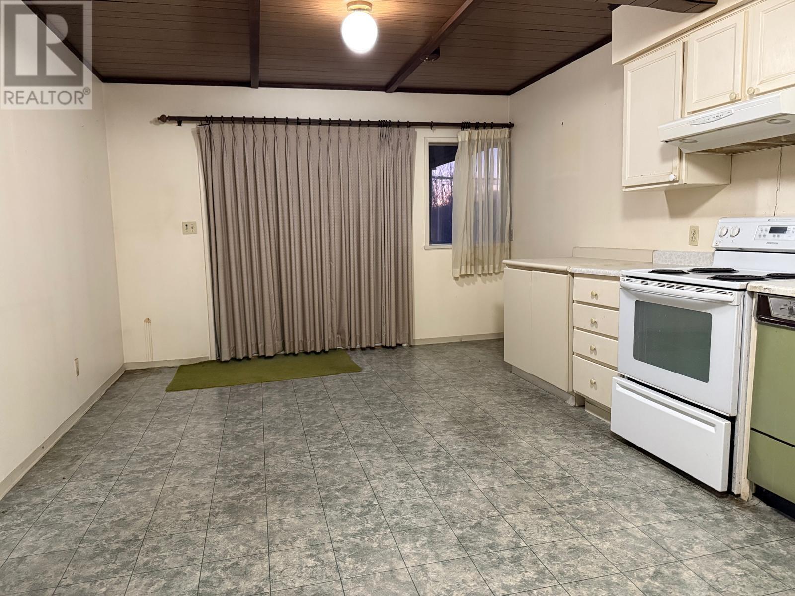 Property at 2656 ADANAC STREET image 5