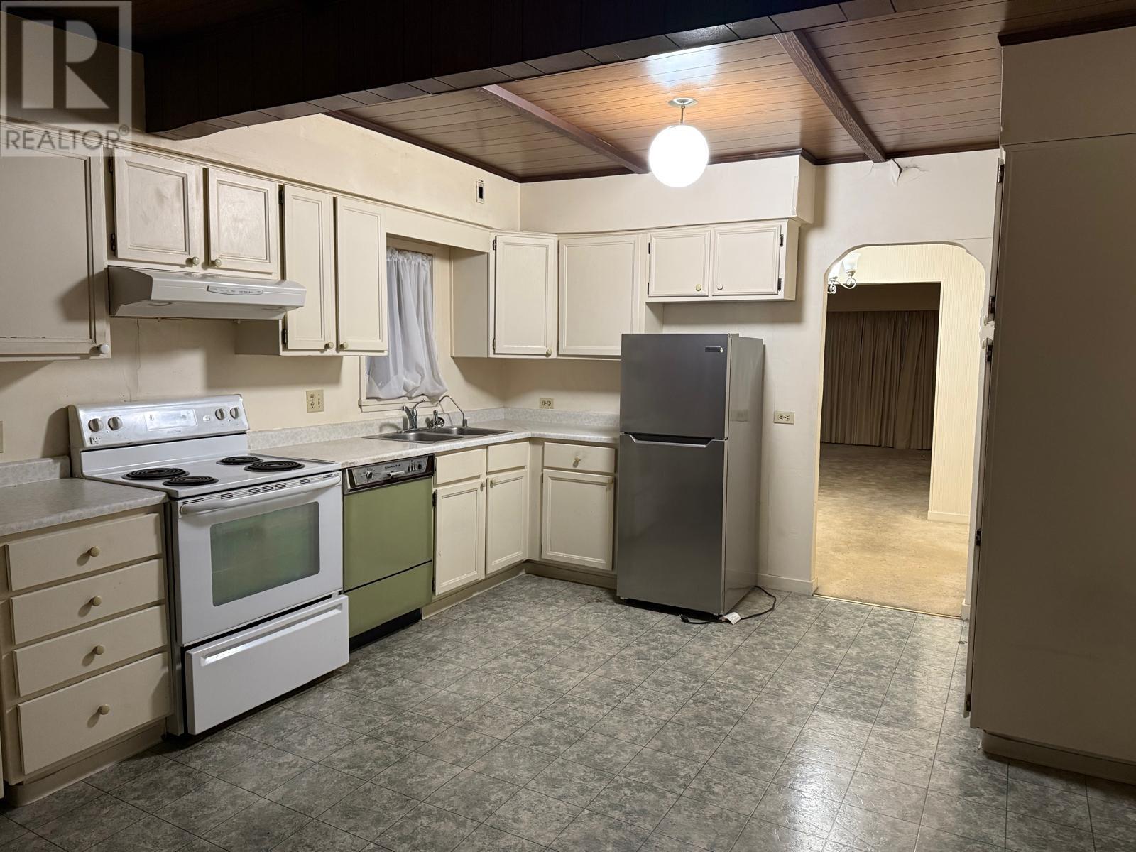 Property at 2656 ADANAC STREET image 3