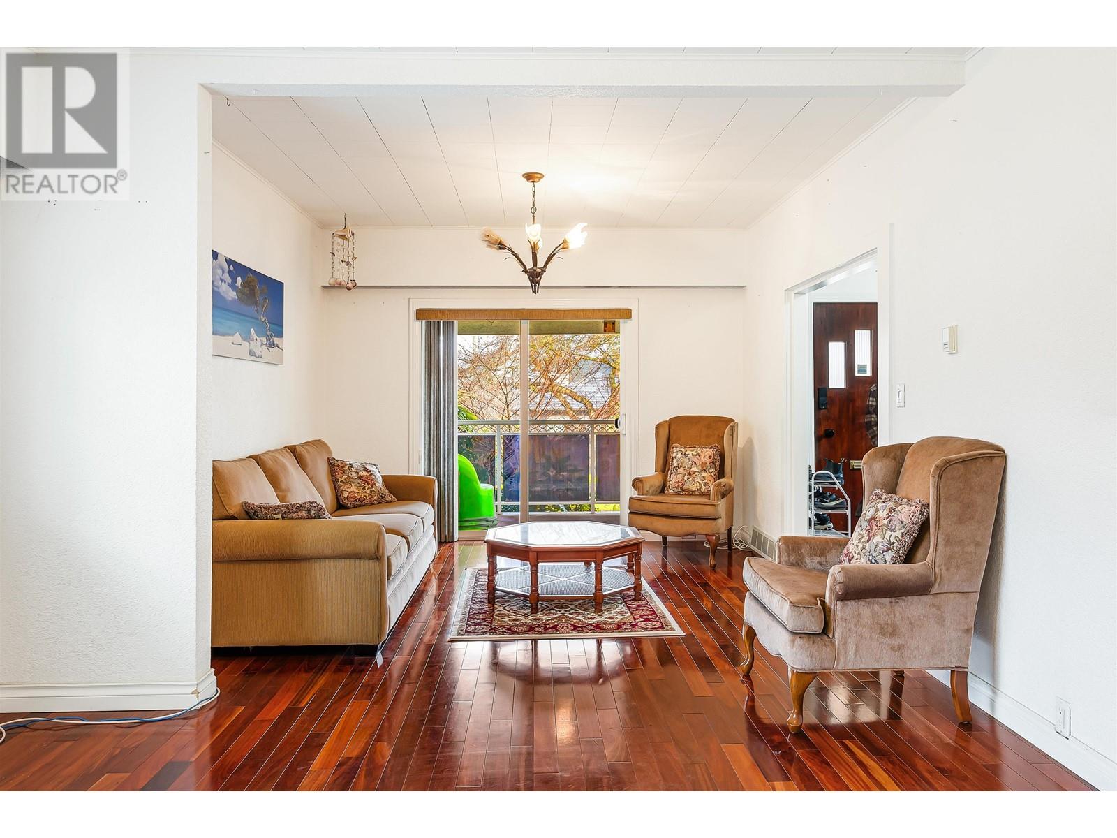 1008 E 22nd Avenue, Vancouver, British Columbia  V5V 1W3 - Photo 2 - R2961217
