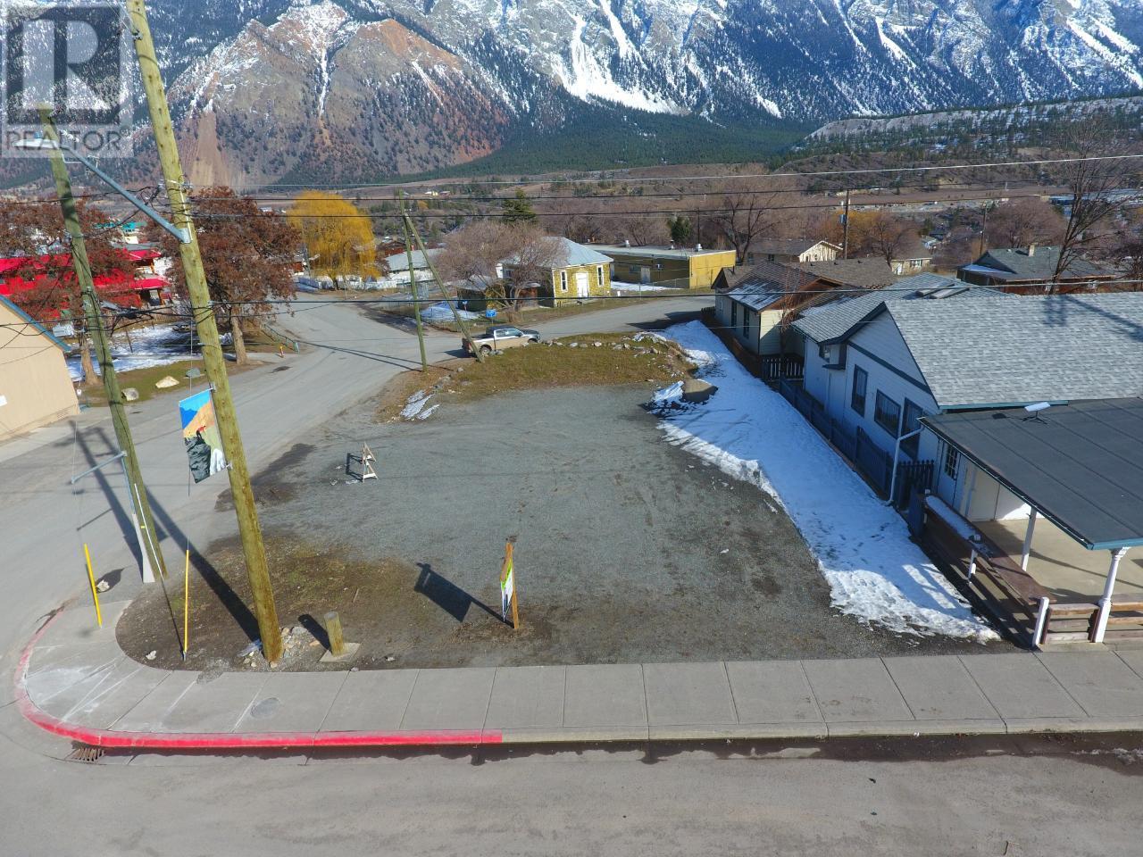 818 MAIN Street, Lillooet, British Columbia