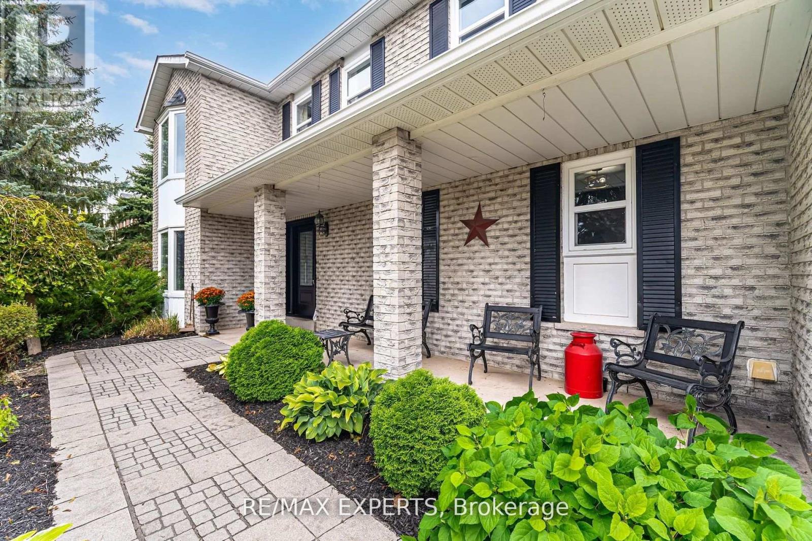 Property at 37 ERINLEA CRESCENT image 1