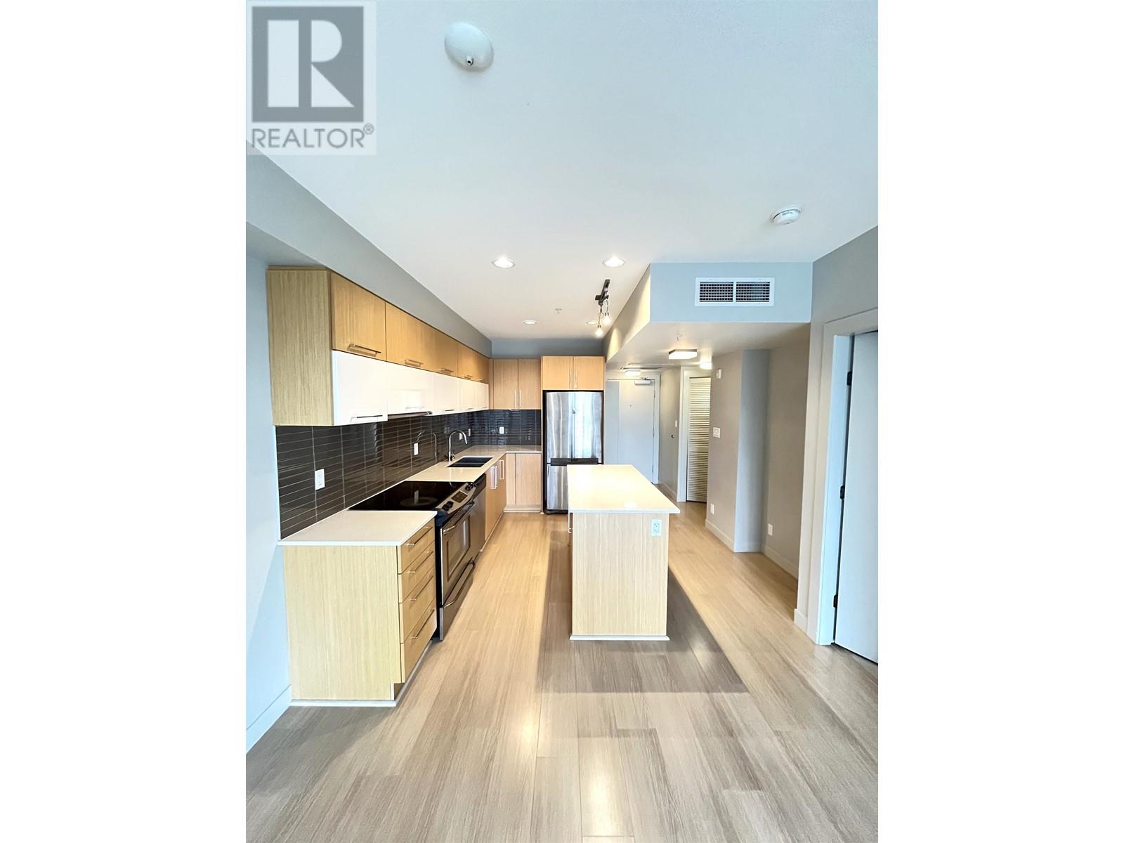 Listing Picture 5 of 13 : 410 10020 DUNOON DRIVE, Richmond / 烈治文 - 魯藝地產 Yvonne Lu Group - MLS Medallion Club Member