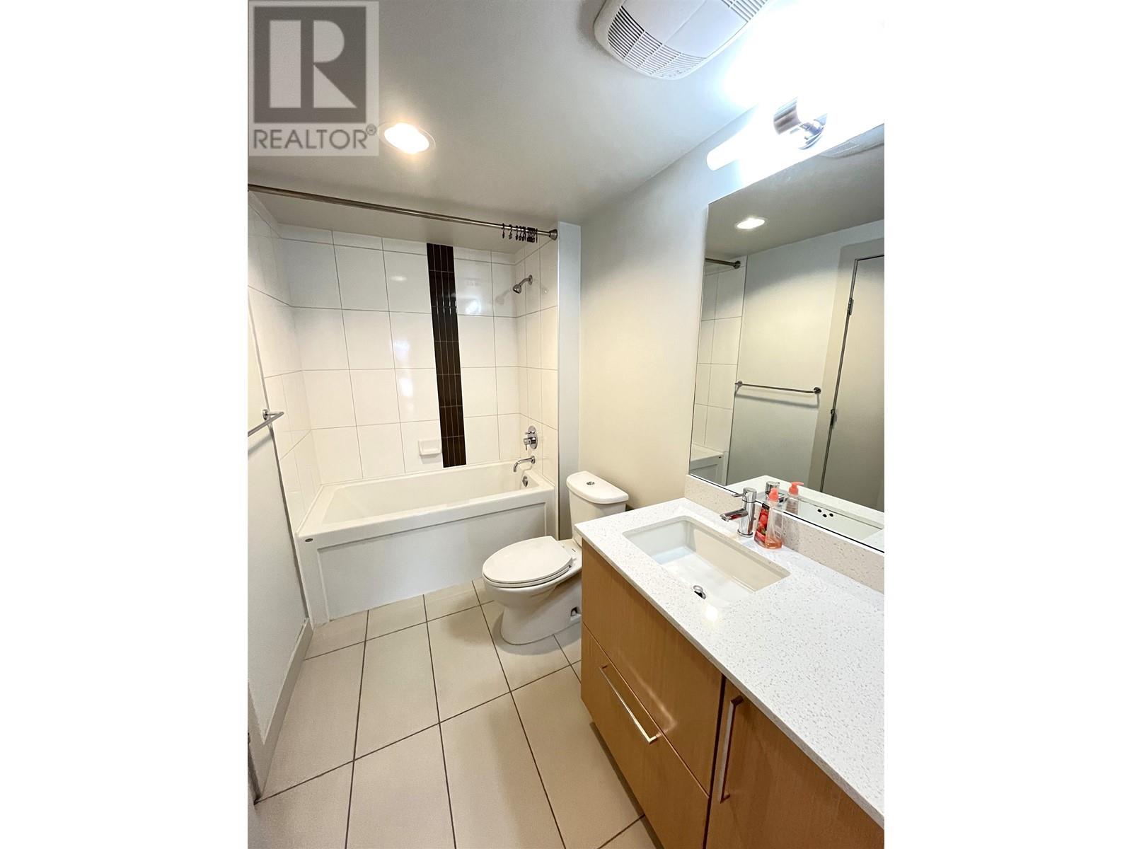 Listing Picture 11 of 13 : 410 10020 DUNOON DRIVE, Richmond / 烈治文 - 魯藝地產 Yvonne Lu Group - MLS Medallion Club Member