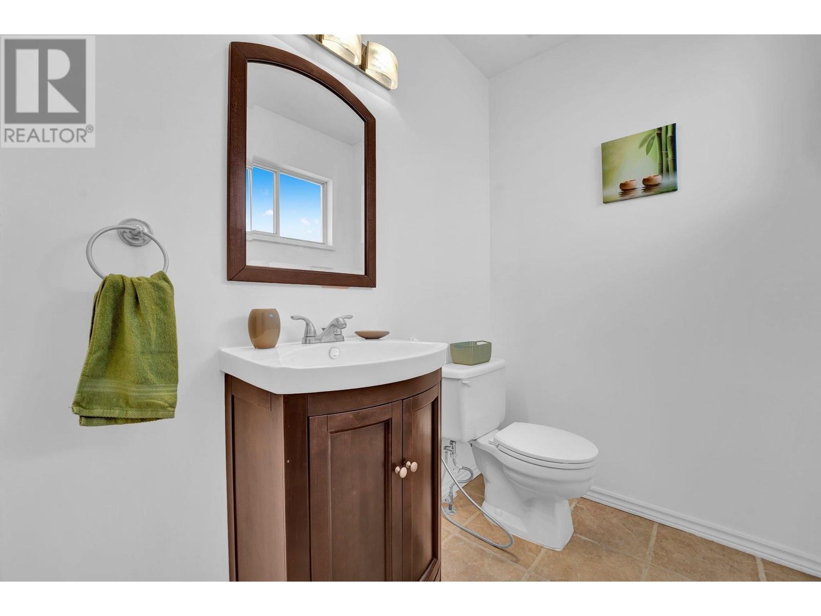 Listing Picture 17 of 22 : 22695 FRASERBANK CRESCENT, Richmond / 烈治文 - 魯藝地產 Yvonne Lu Group - MLS Medallion Club Member