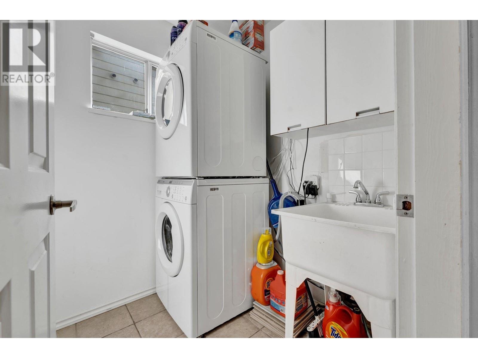 Listing Picture 21 of 22 : 22695 FRASERBANK CRESCENT, Richmond / 烈治文 - 魯藝地產 Yvonne Lu Group - MLS Medallion Club Member