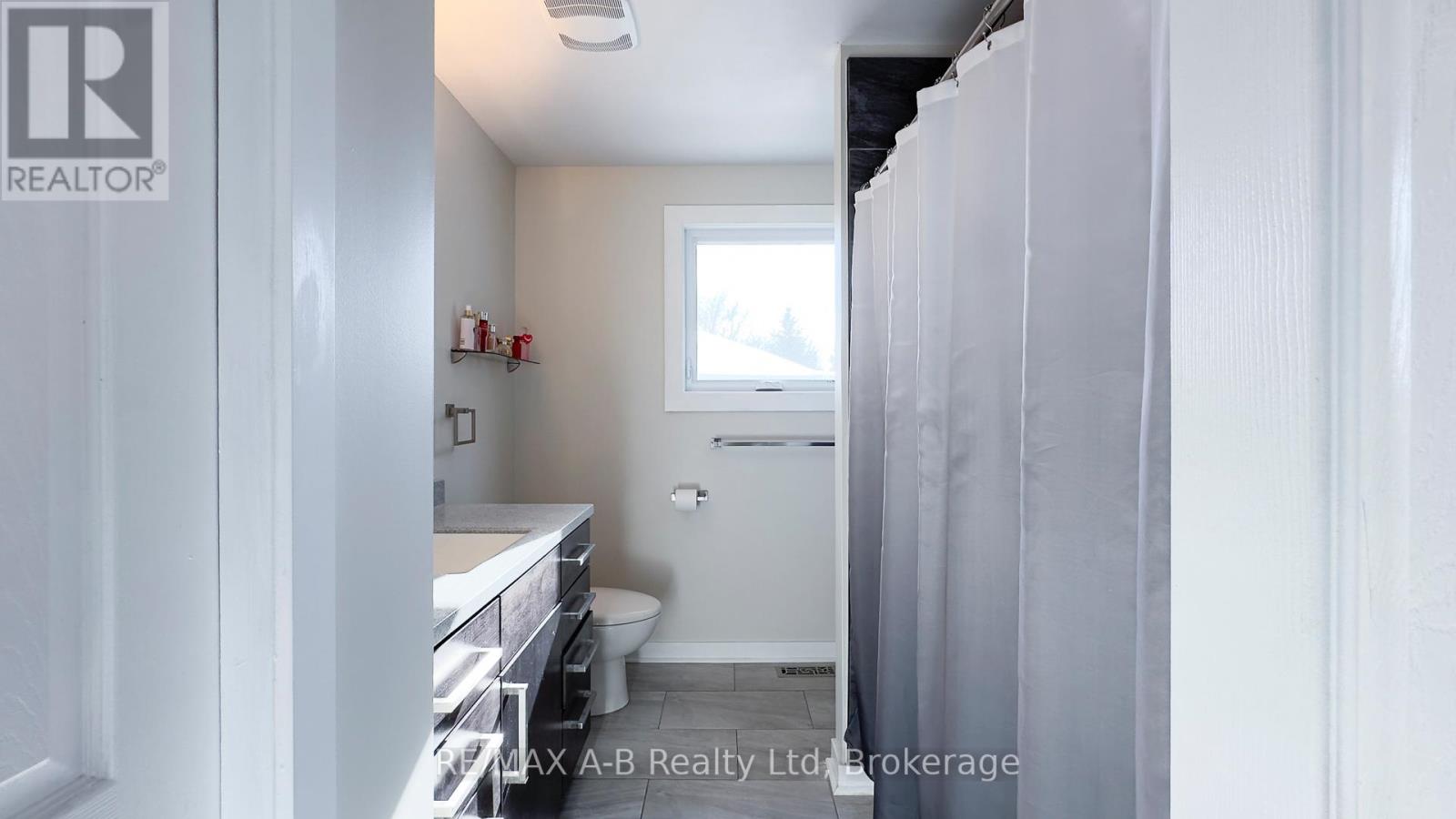 36 Meadowridge Drive, St. Marys, Ontario  N4X 1B7 - Photo 18 - X11944670