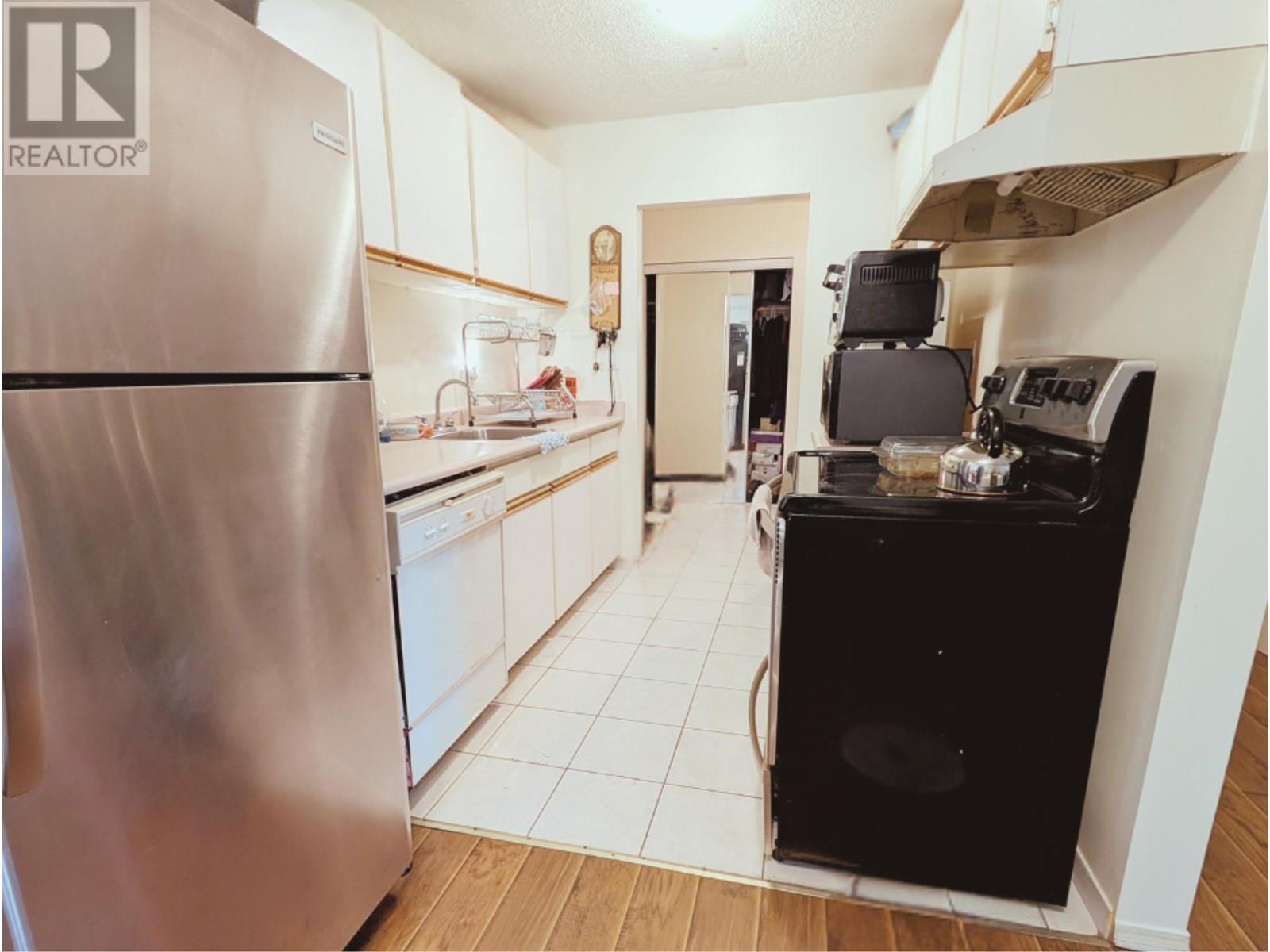 Property at 316 780 PREMIER STREET image 4