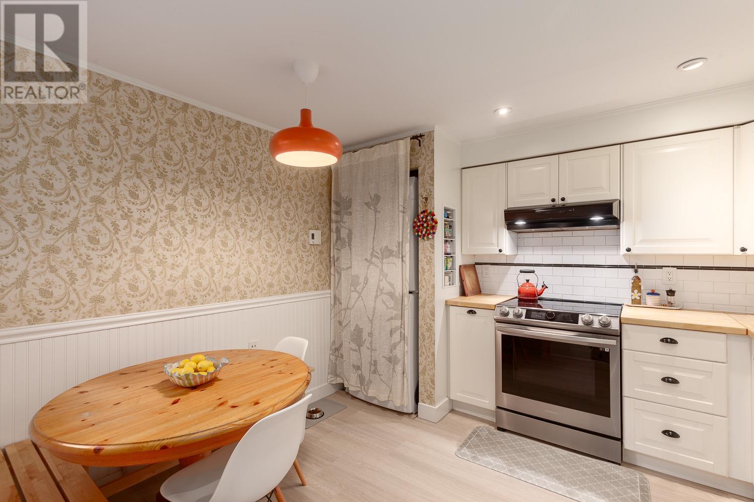 Listing Picture 6 of 25 : 2374 MAPLE STREET, Vancouver / 溫哥華 - 魯藝地產 Yvonne Lu Group - MLS Medallion Club Member