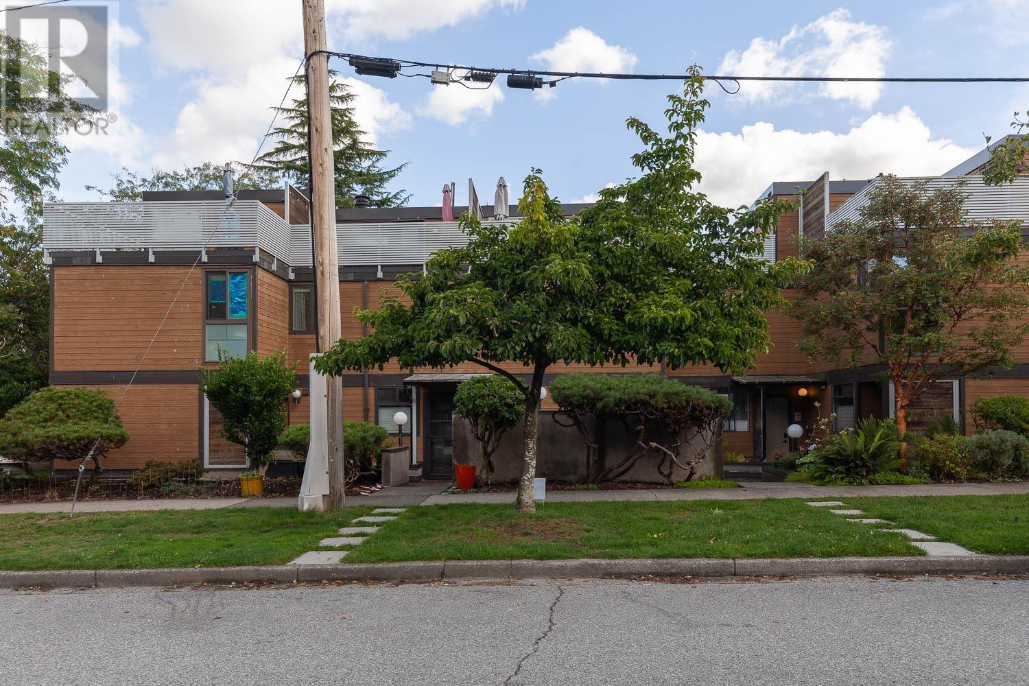 Listing Picture 24 of 25 : 2374 MAPLE STREET, Vancouver / 溫哥華 - 魯藝地產 Yvonne Lu Group - MLS Medallion Club Member