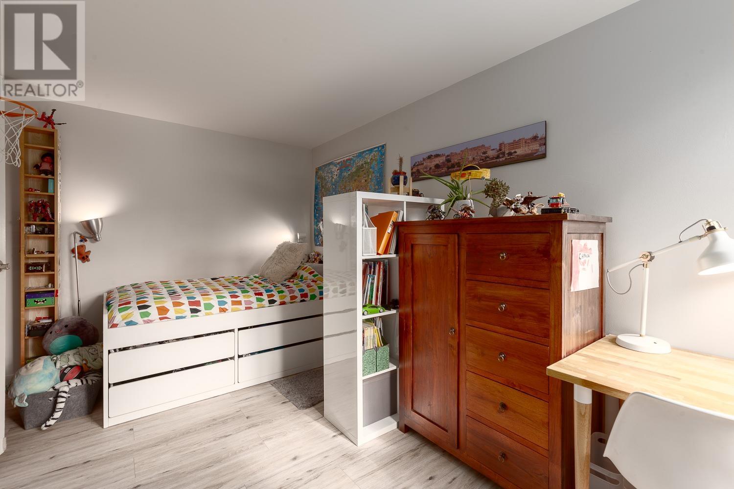 Listing Picture 11 of 25 : 2374 MAPLE STREET, Vancouver / 溫哥華 - 魯藝地產 Yvonne Lu Group - MLS Medallion Club Member