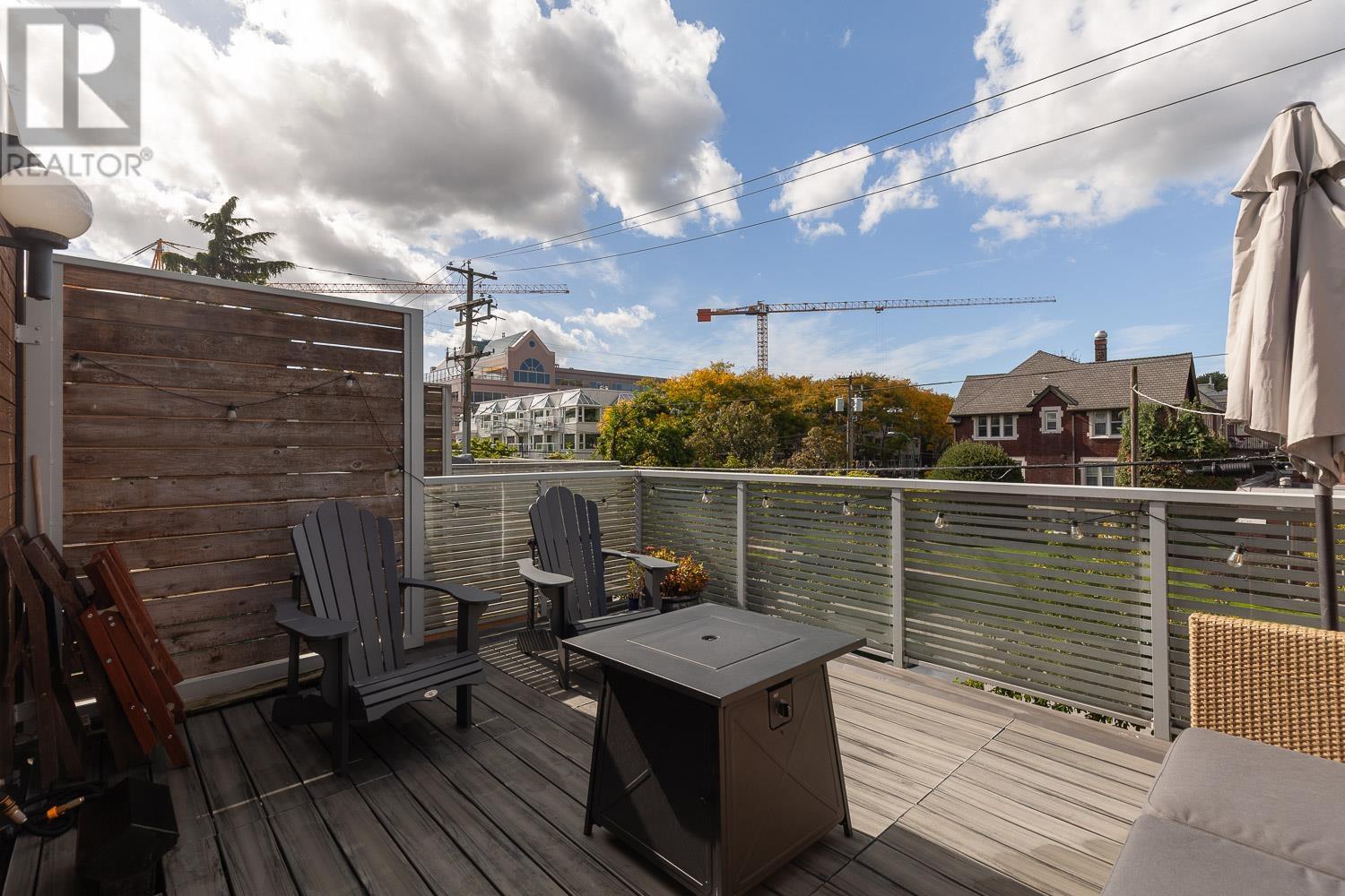 Listing Picture 19 of 25 : 2374 MAPLE STREET, Vancouver / 溫哥華 - 魯藝地產 Yvonne Lu Group - MLS Medallion Club Member