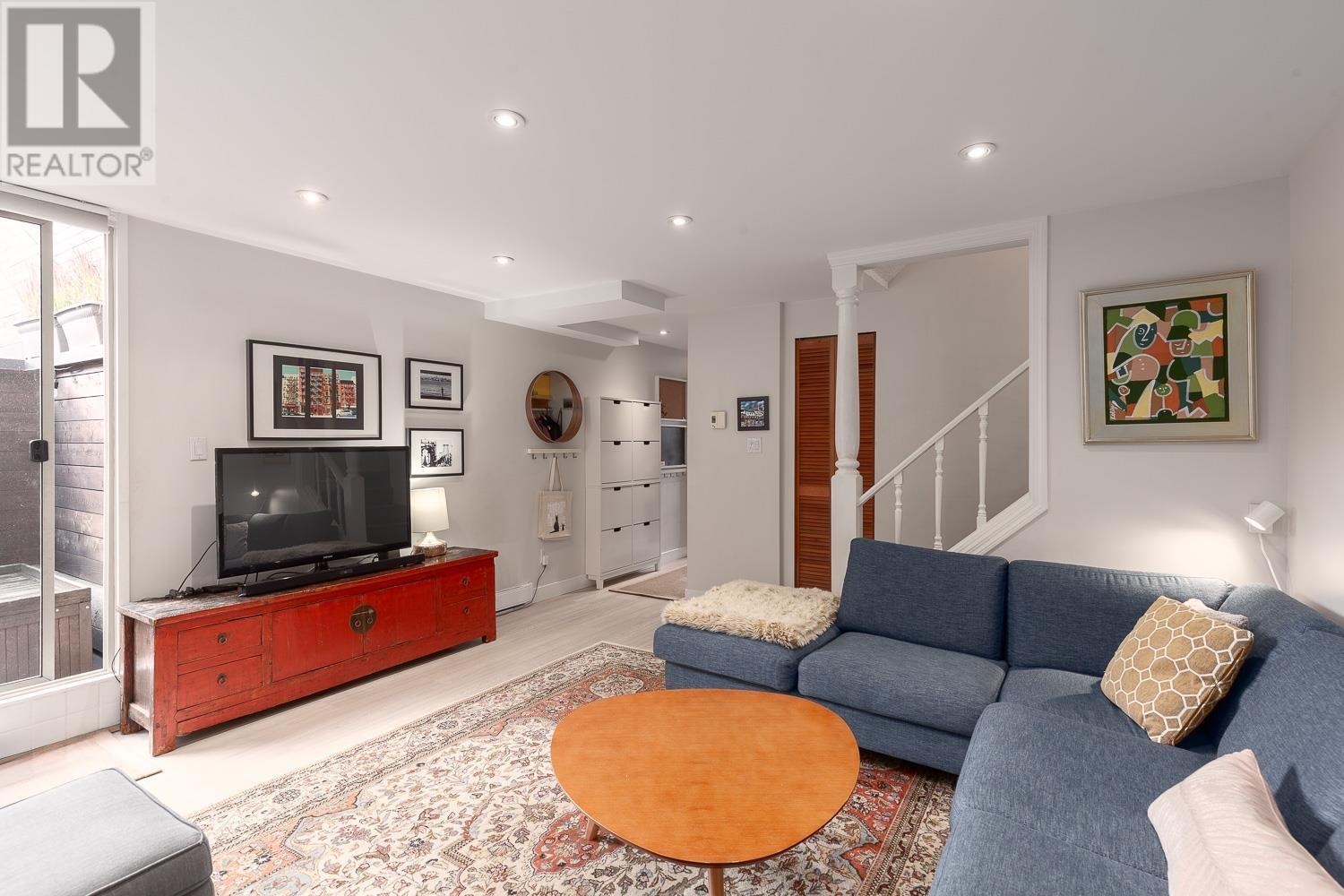 Listing Picture 4 of 25 : 2374 MAPLE STREET, Vancouver / 溫哥華 - 魯藝地產 Yvonne Lu Group - MLS Medallion Club Member