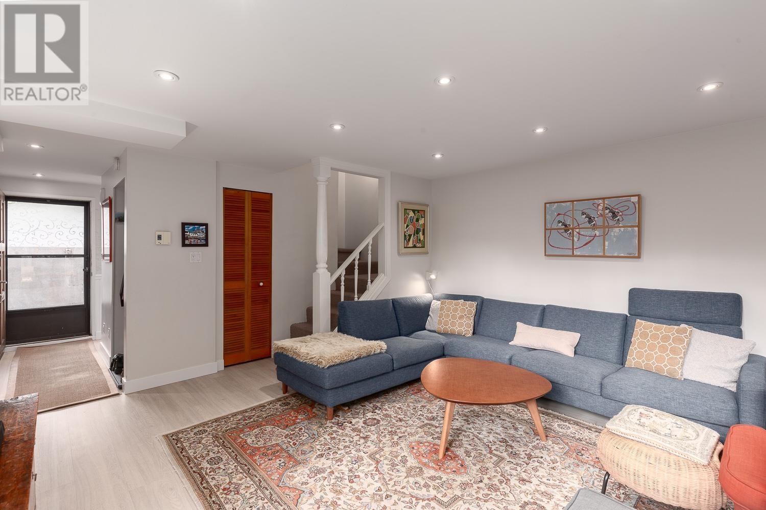 Listing Picture 3 of 25 : 2374 MAPLE STREET, Vancouver / 溫哥華 - 魯藝地產 Yvonne Lu Group - MLS Medallion Club Member