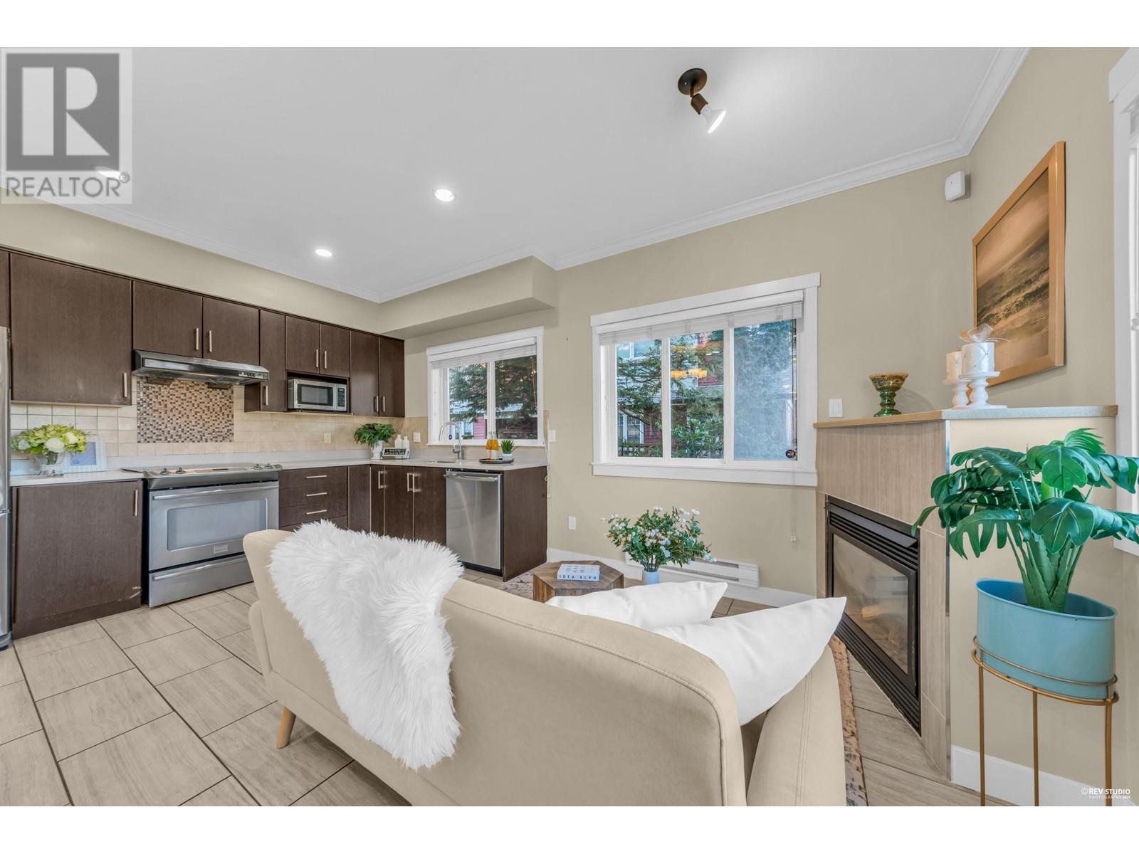 Listing Picture 4 of 28 : 15 9811 FERNDALE ROAD, Richmond / 烈治文 - 魯藝地產 Yvonne Lu Group - MLS Medallion Club Member