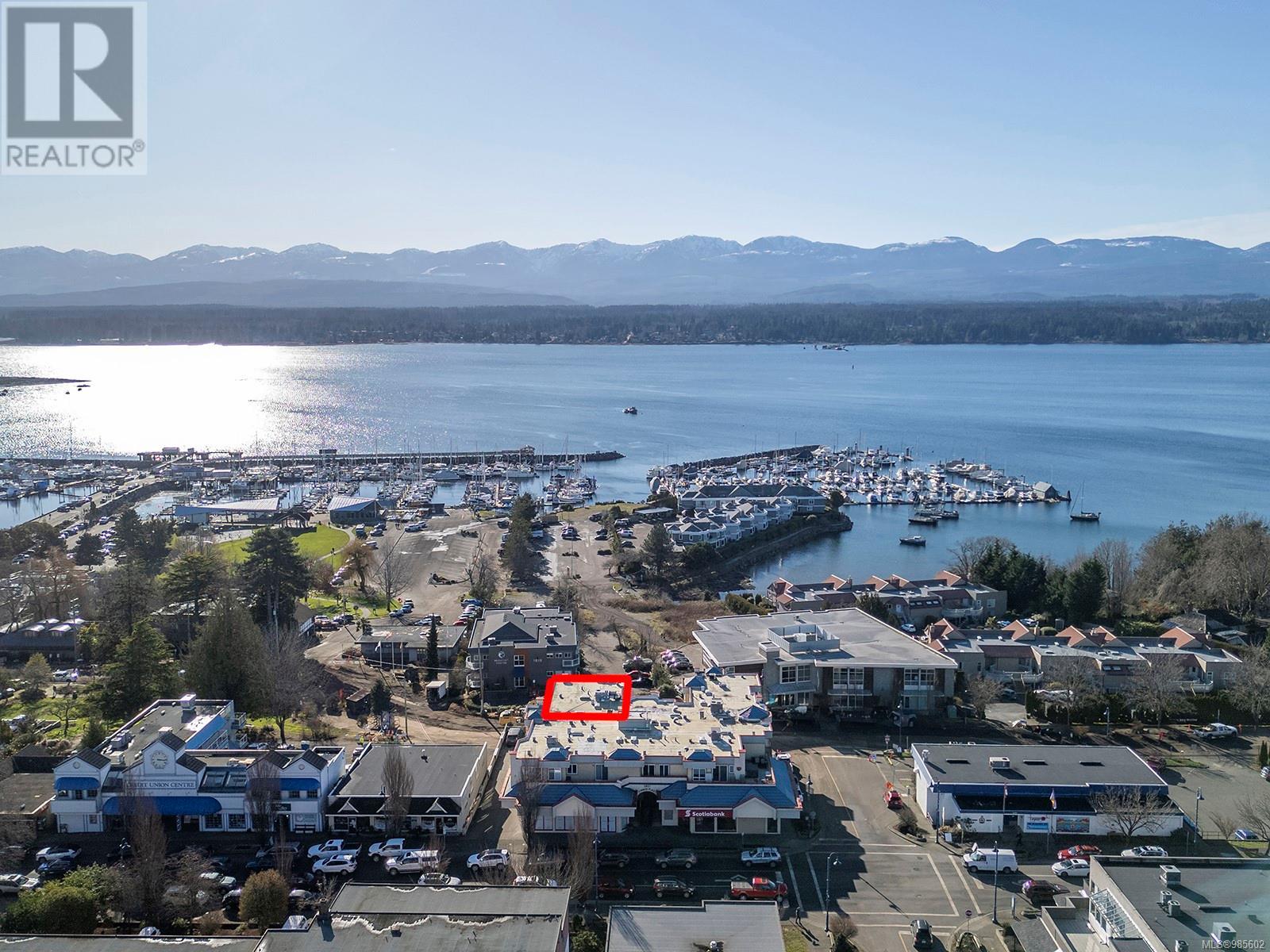 303 1811 Comox Ave, comox, British Columbia V9M3L9