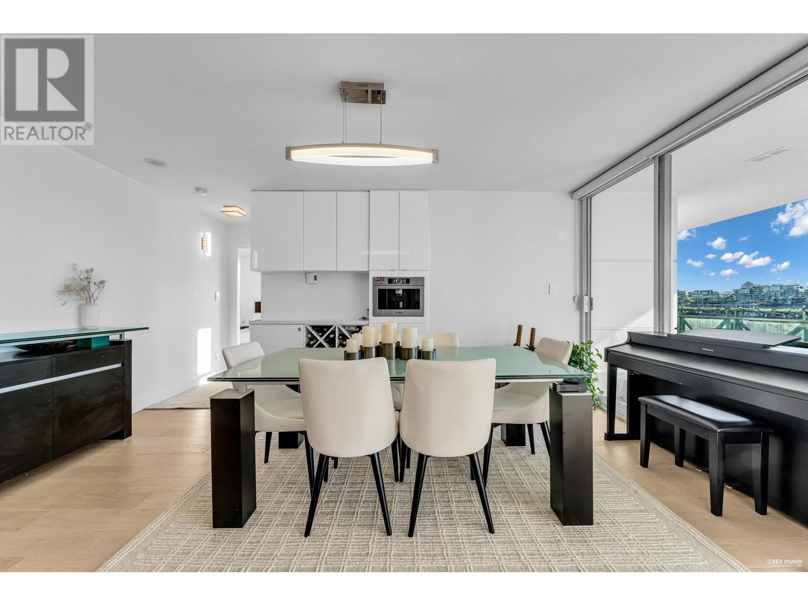 Listing Picture 7 of 40 : 801 1188 QUEBEC STREET, Vancouver / 溫哥華 - 魯藝地產 Yvonne Lu Group - MLS Medallion Club Member