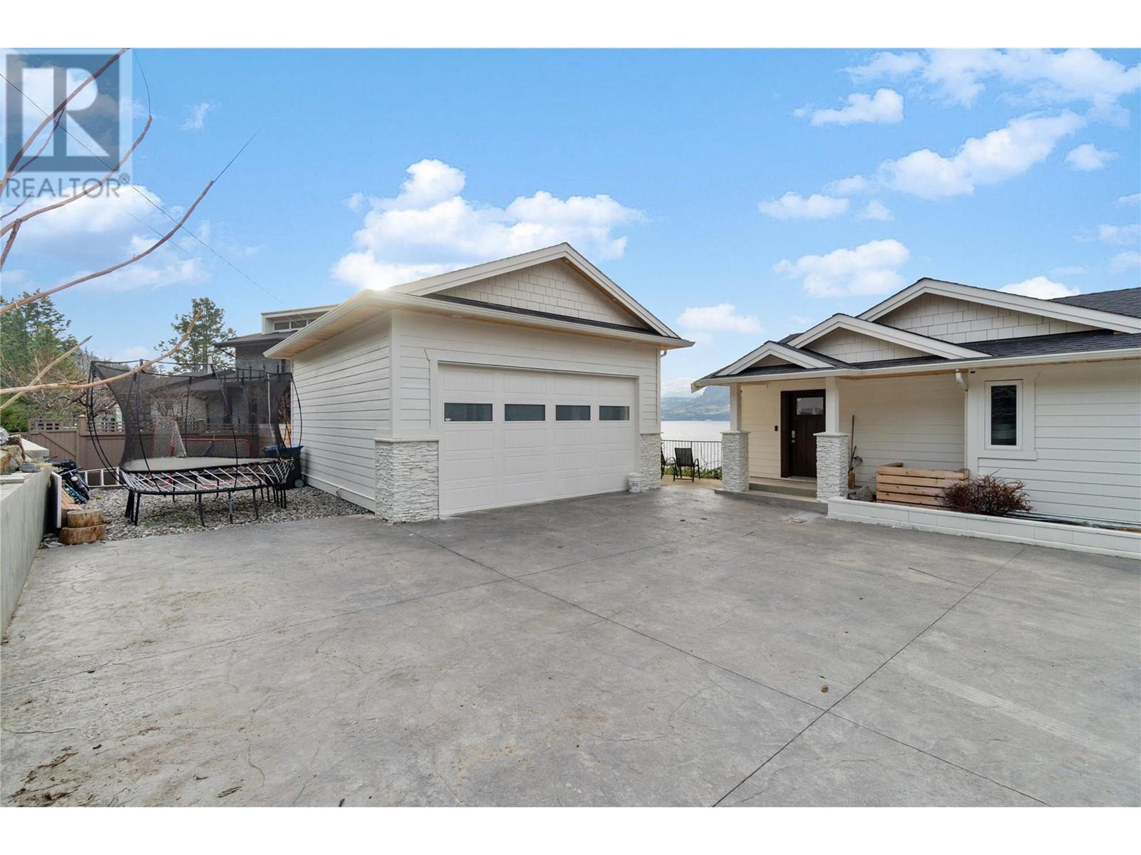 1876 Dewdney Road Kelowna Photo 39
