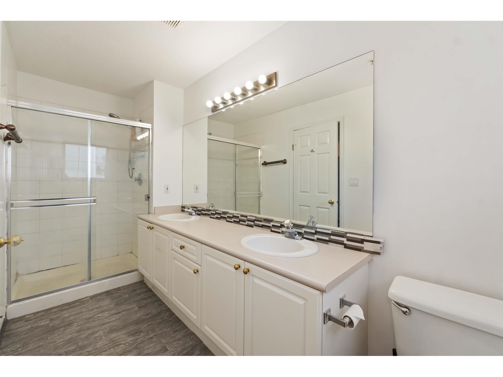304 15258 105 Avenue, Surrey, British Columbia  V3R 0W8 - Photo 11 - R2961262