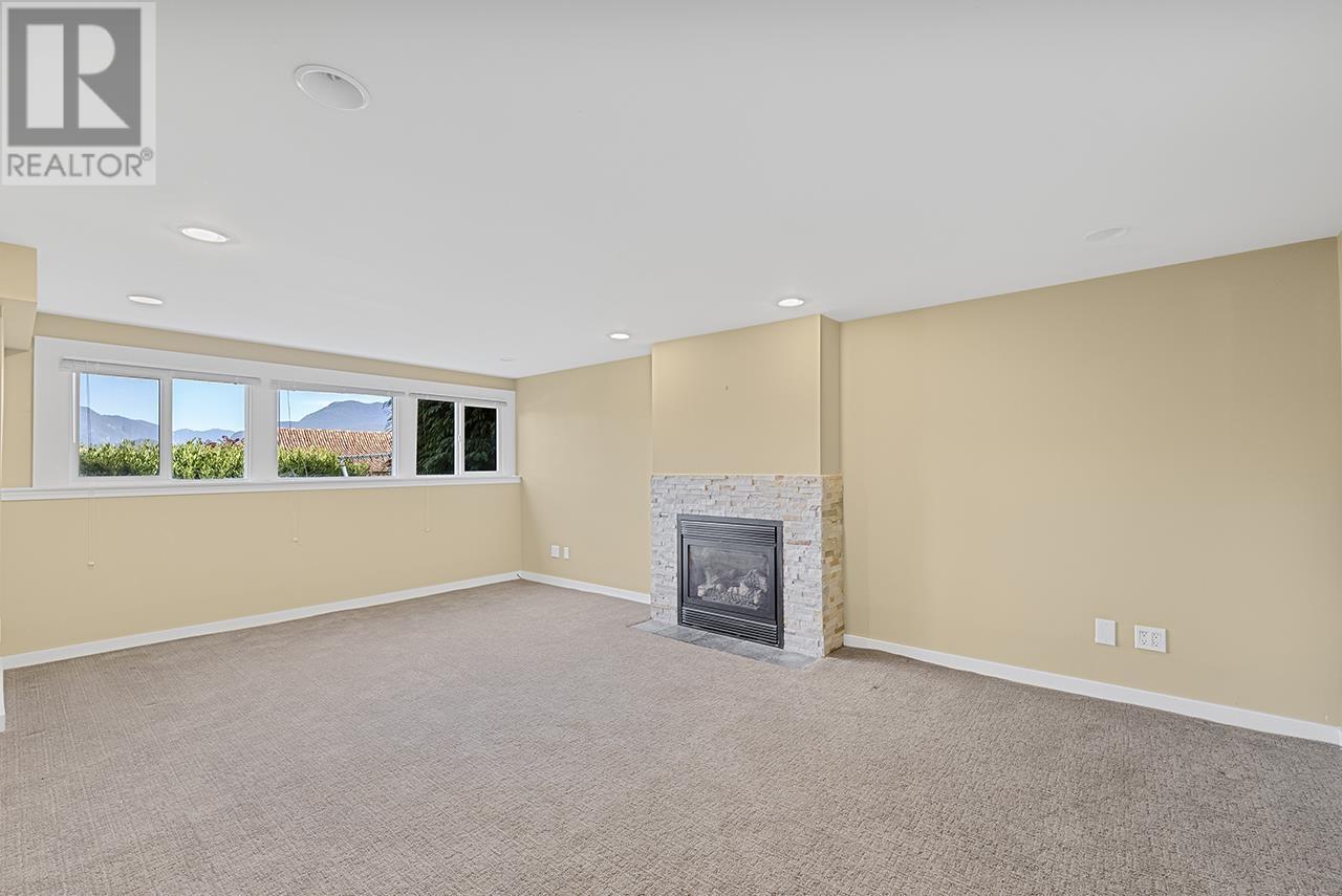Listing Picture 16 of 25 : 3970 EDINBURGH STREET, Burnaby / 本拿比 - 魯藝地產 Yvonne Lu Group - MLS Medallion Club Member