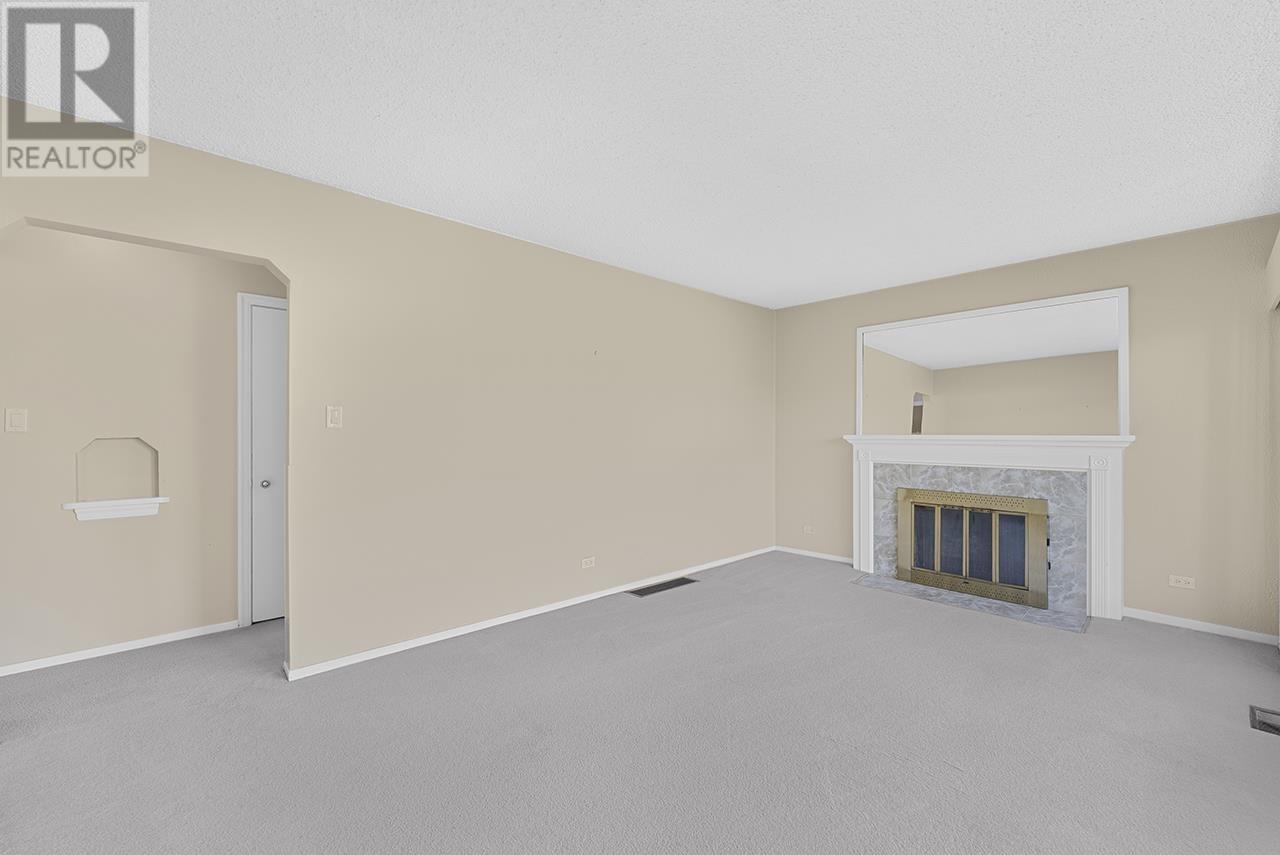 Listing Picture 5 of 25 : 3970 EDINBURGH STREET, Burnaby / 本拿比 - 魯藝地產 Yvonne Lu Group - MLS Medallion Club Member