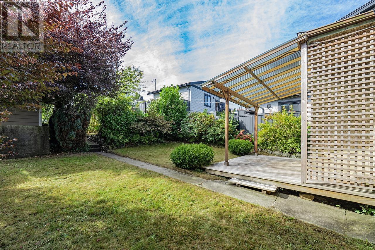 Listing Picture 22 of 25 : 3970 EDINBURGH STREET, Burnaby / 本拿比 - 魯藝地產 Yvonne Lu Group - MLS Medallion Club Member