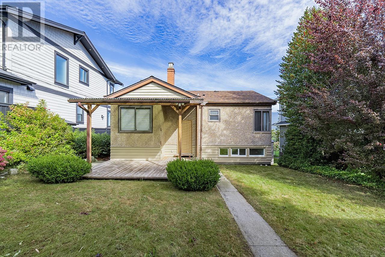 Listing Picture 21 of 25 : 3970 EDINBURGH STREET, Burnaby / 本拿比 - 魯藝地產 Yvonne Lu Group - MLS Medallion Club Member