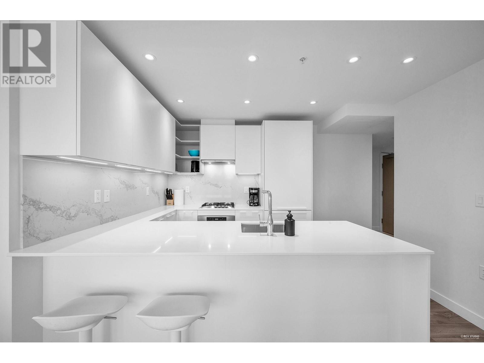 Listing Picture 11 of 34 : 502 6699 DUNBLANE AVENUE, Burnaby / 本拿比 - 魯藝地產 Yvonne Lu Group - MLS Medallion Club Member