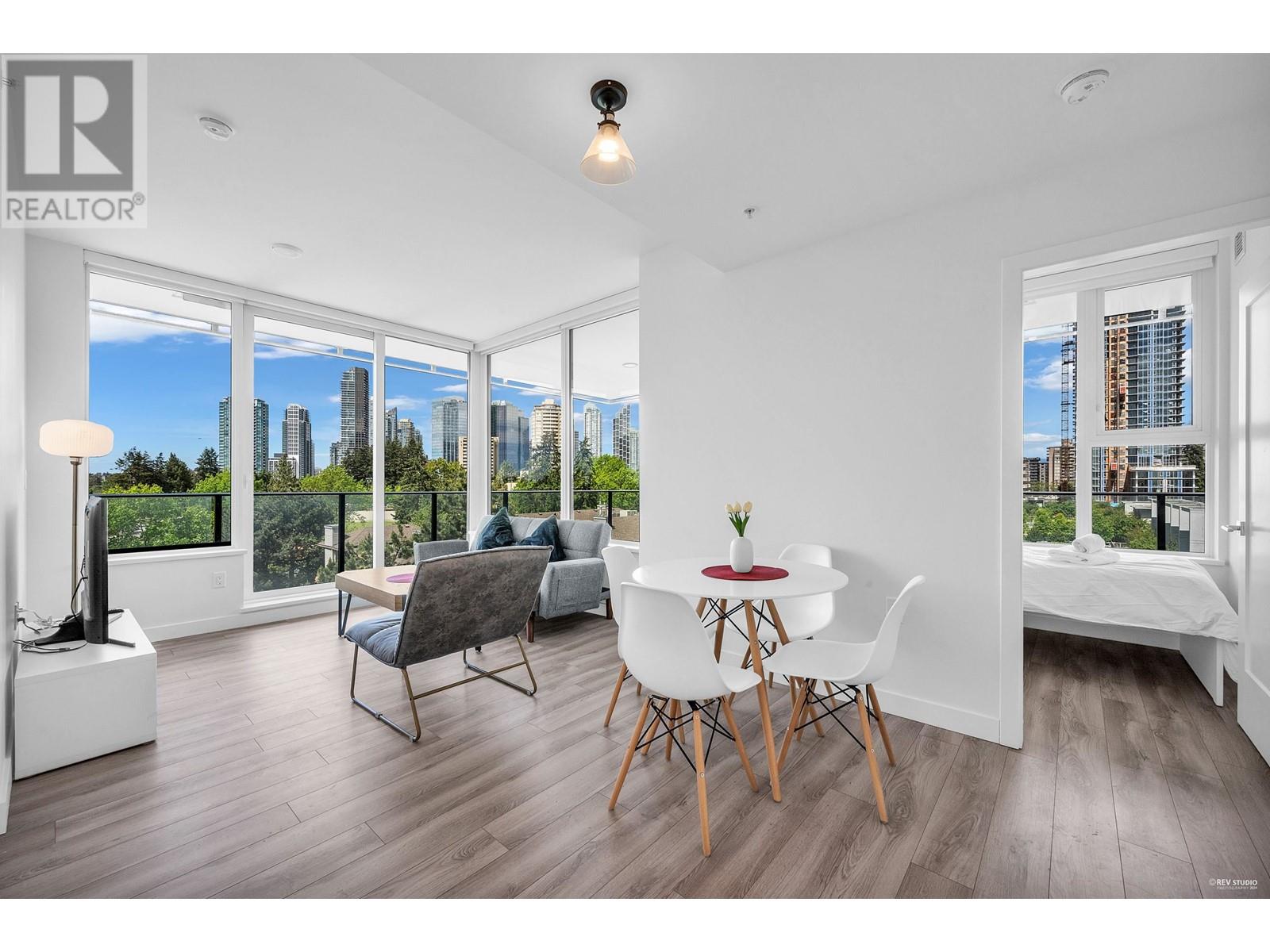 Listing Picture 7 of 34 : 502 6699 DUNBLANE AVENUE, Burnaby / 本拿比 - 魯藝地產 Yvonne Lu Group - MLS Medallion Club Member