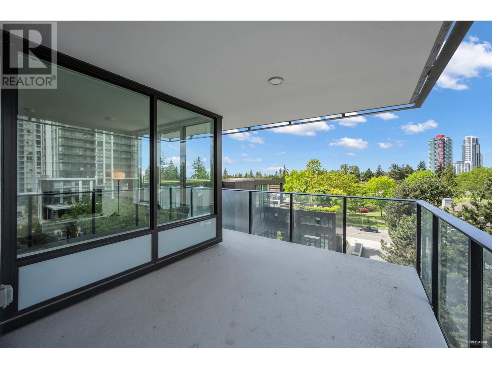 Listing Picture 20 of 34 : 502 6699 DUNBLANE AVENUE, Burnaby / 本拿比 - 魯藝地產 Yvonne Lu Group - MLS Medallion Club Member