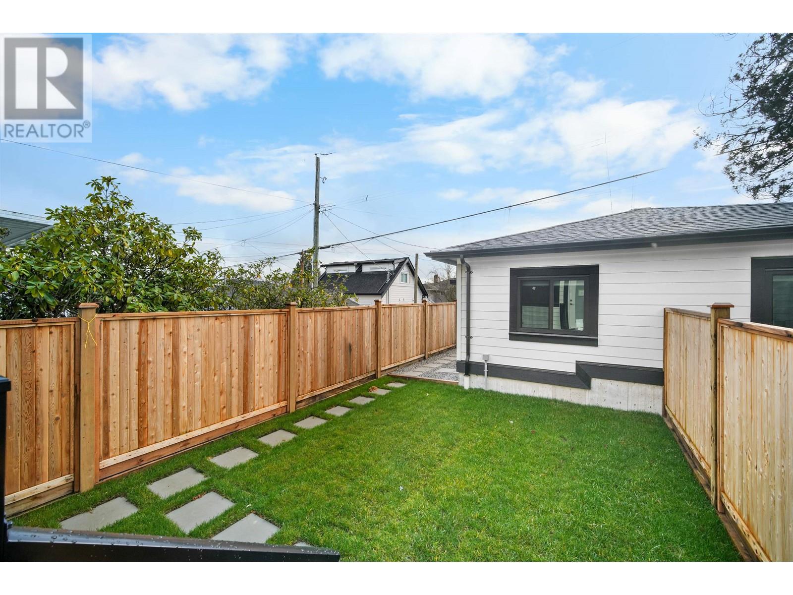 Listing Picture 24 of 27 : 3384 E 2ND AVENUE, Vancouver / 溫哥華 - 魯藝地產 Yvonne Lu Group - MLS Medallion Club Member