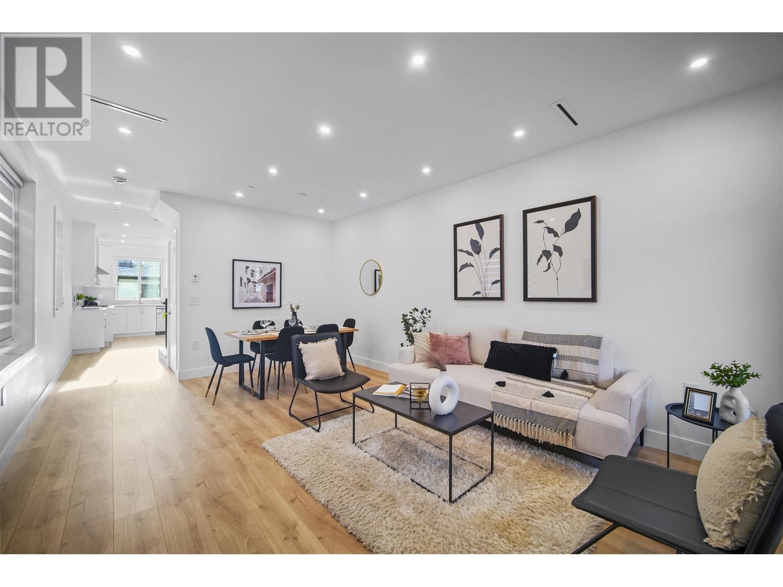 Listing Picture 2 of 27 : 3384 E 2ND AVENUE, Vancouver / 溫哥華 - 魯藝地產 Yvonne Lu Group - MLS Medallion Club Member