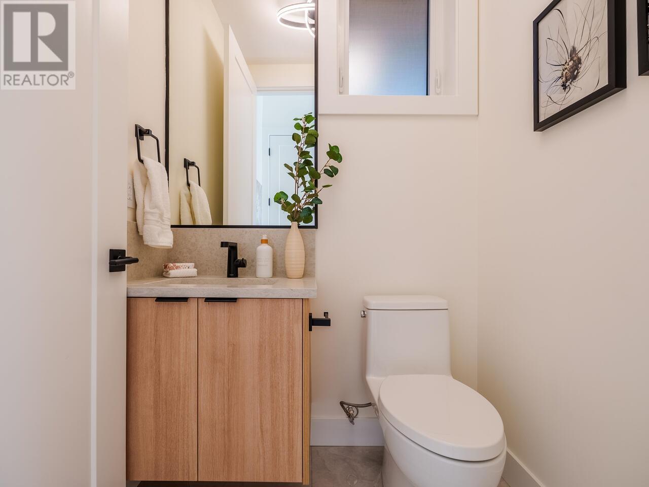 2 2248 E 48th Avenue, Vancouver, British Columbia  V5P 1S1 - Photo 10 - R2961181